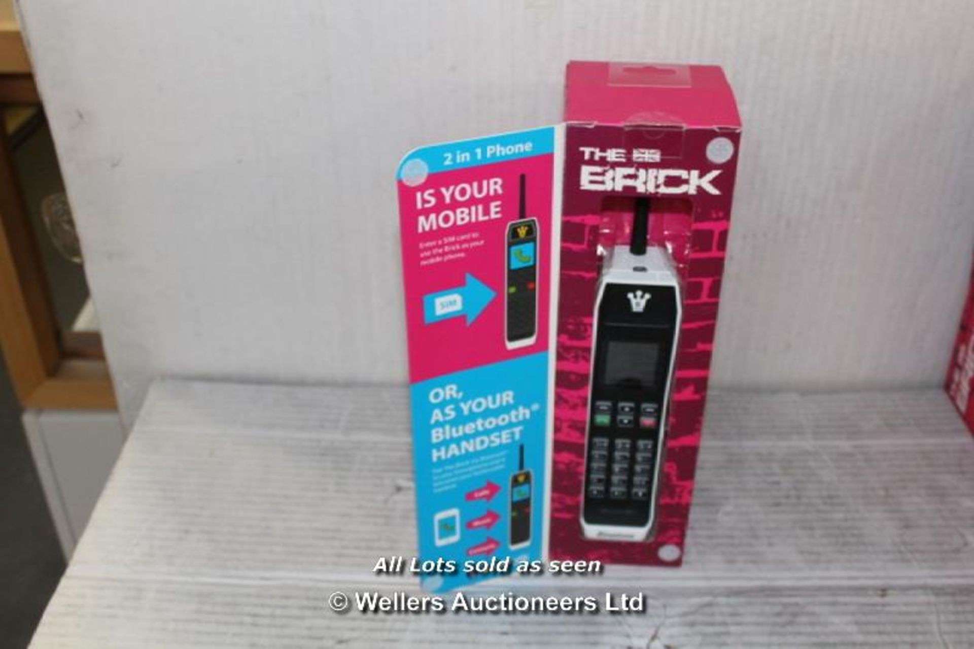 BINATONE BRICK RETRO MOBILE - WHITE.  / GRADE: RETURNS (DC1) [{AISLE 12}]