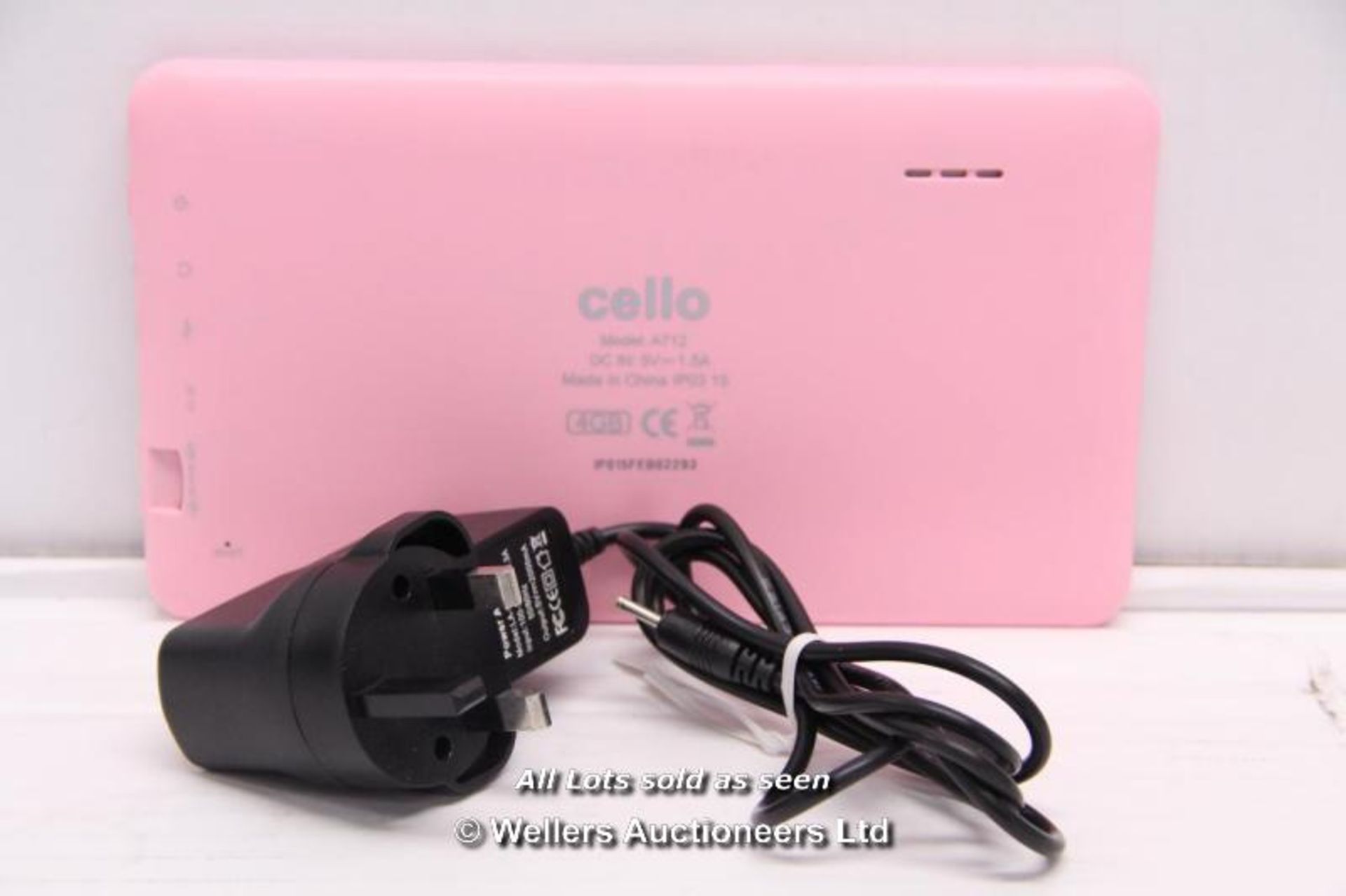 CELLO A712 PINK 7" TABLET / 4GB STORAGE / POWERS ON WITH ANDROID / INCLUDING CHARGER / SCRATCHES - Image 2 of 3