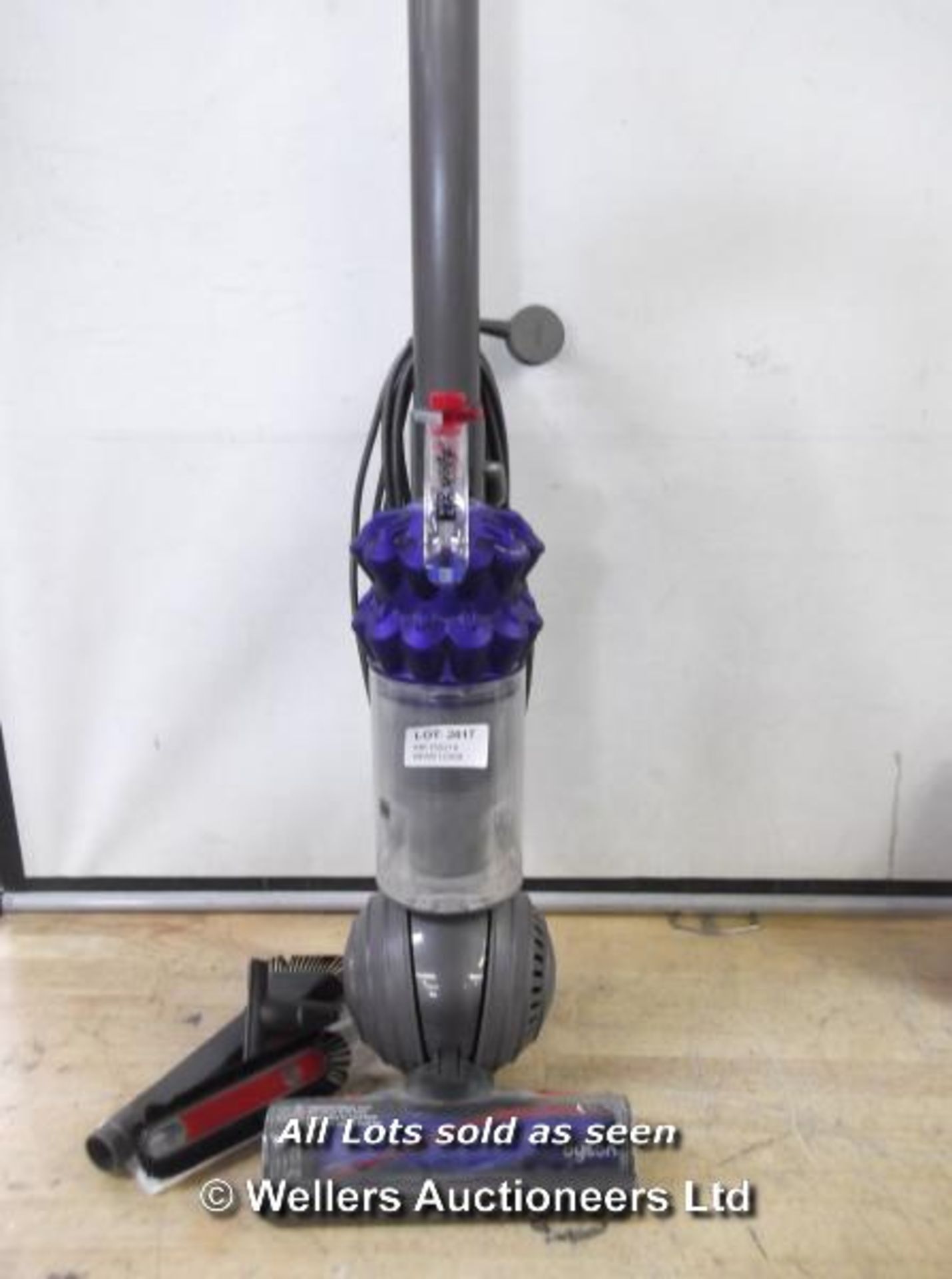 DYSON DC50 ANIMAL VAC HAS POWER.  / GRADE: RETURNS