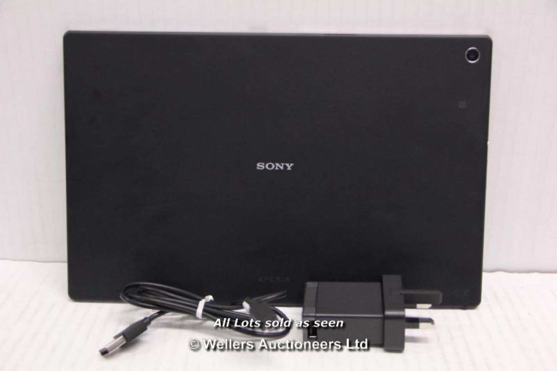 SONY XPERIA Z2 10" TABLET / POWERS ON WITH ANDROID / INCLUDING BATTERY AND CHARGER / SCRATCHES TO - Image 2 of 3