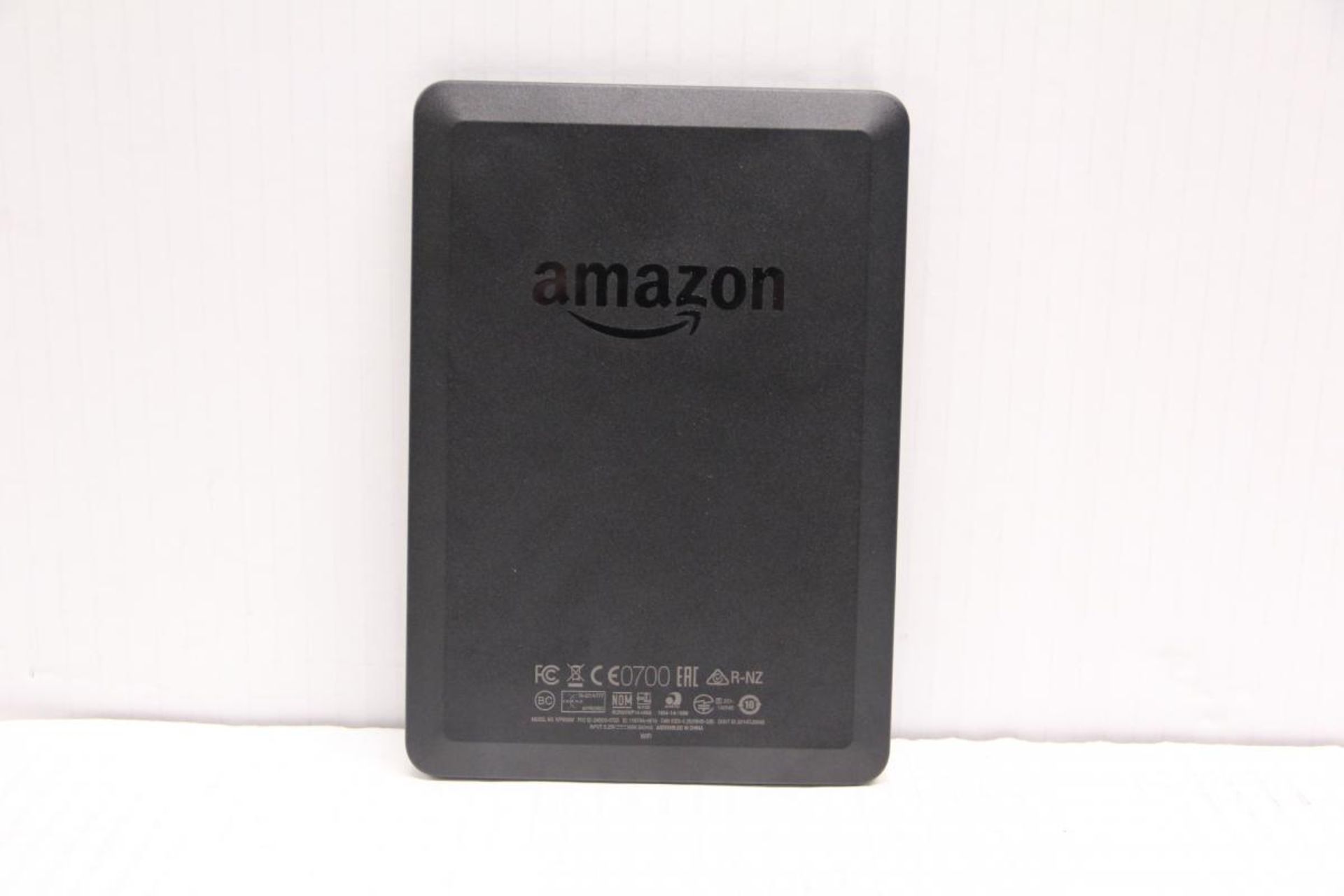 AMAZON KINDLE WP63GW 4GB / POWERS ON / NO CHARGER OR CABLE / COSMETICALLY MARKED / UNBOXED[CONFIG] - Image 2 of 2
