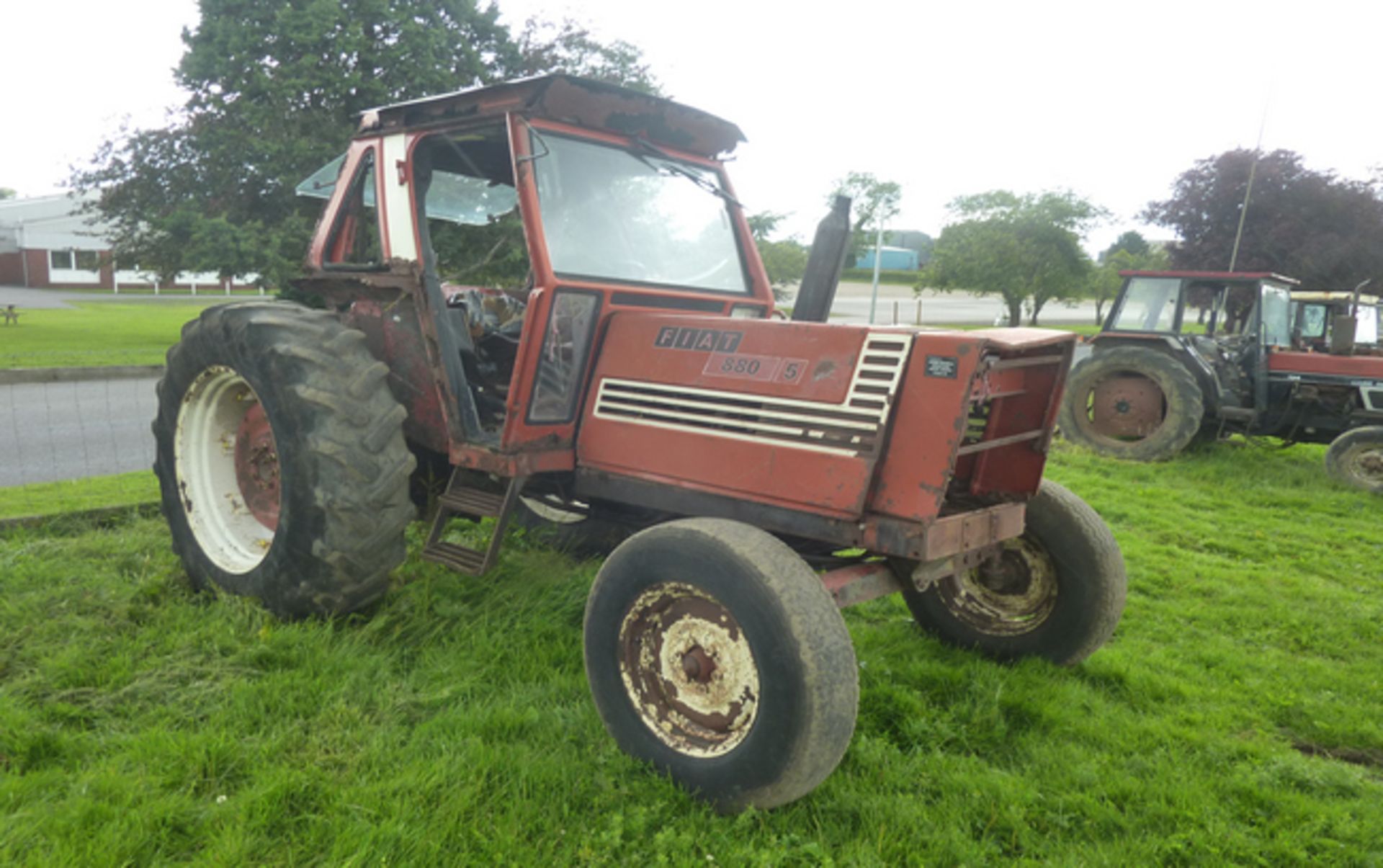 5229 Fiat 880 2wd tractor