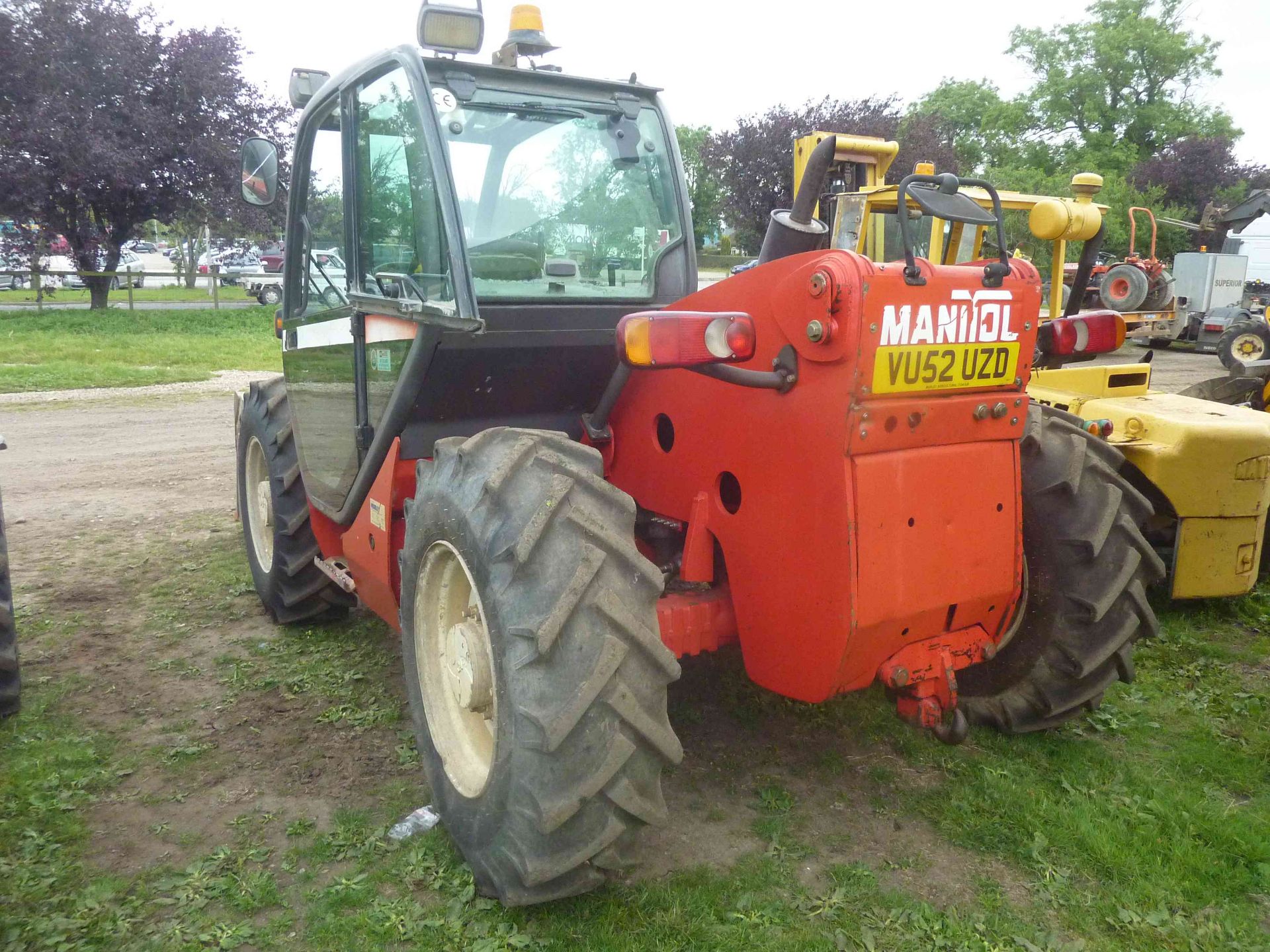 4956 Manitou 620 turbo telehandler MTL c/w bucket and tines, full farm spec, 2002 - Image 2 of 2