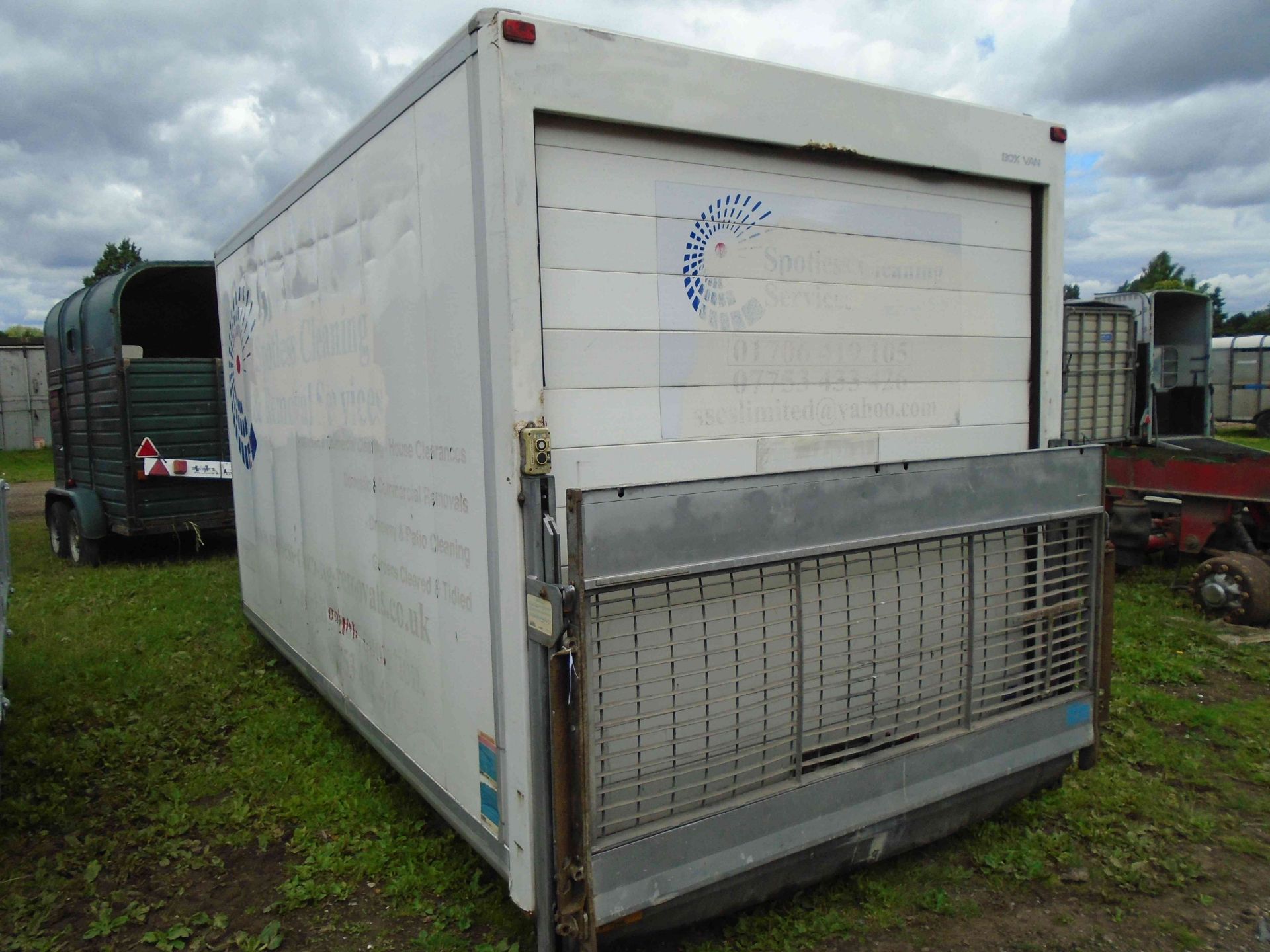 5055 12' luton box container