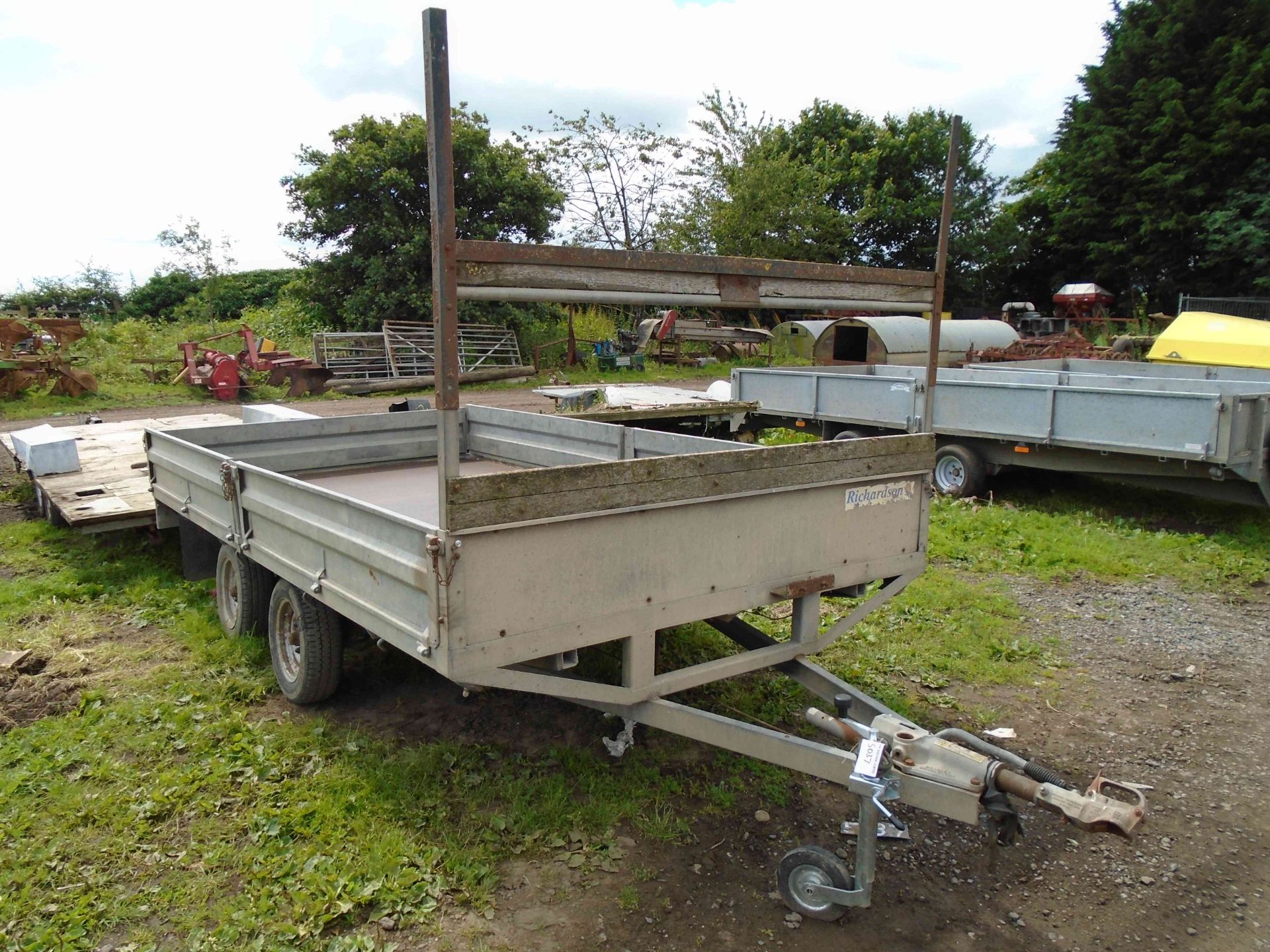 5037 Richardson twin axle car trailer