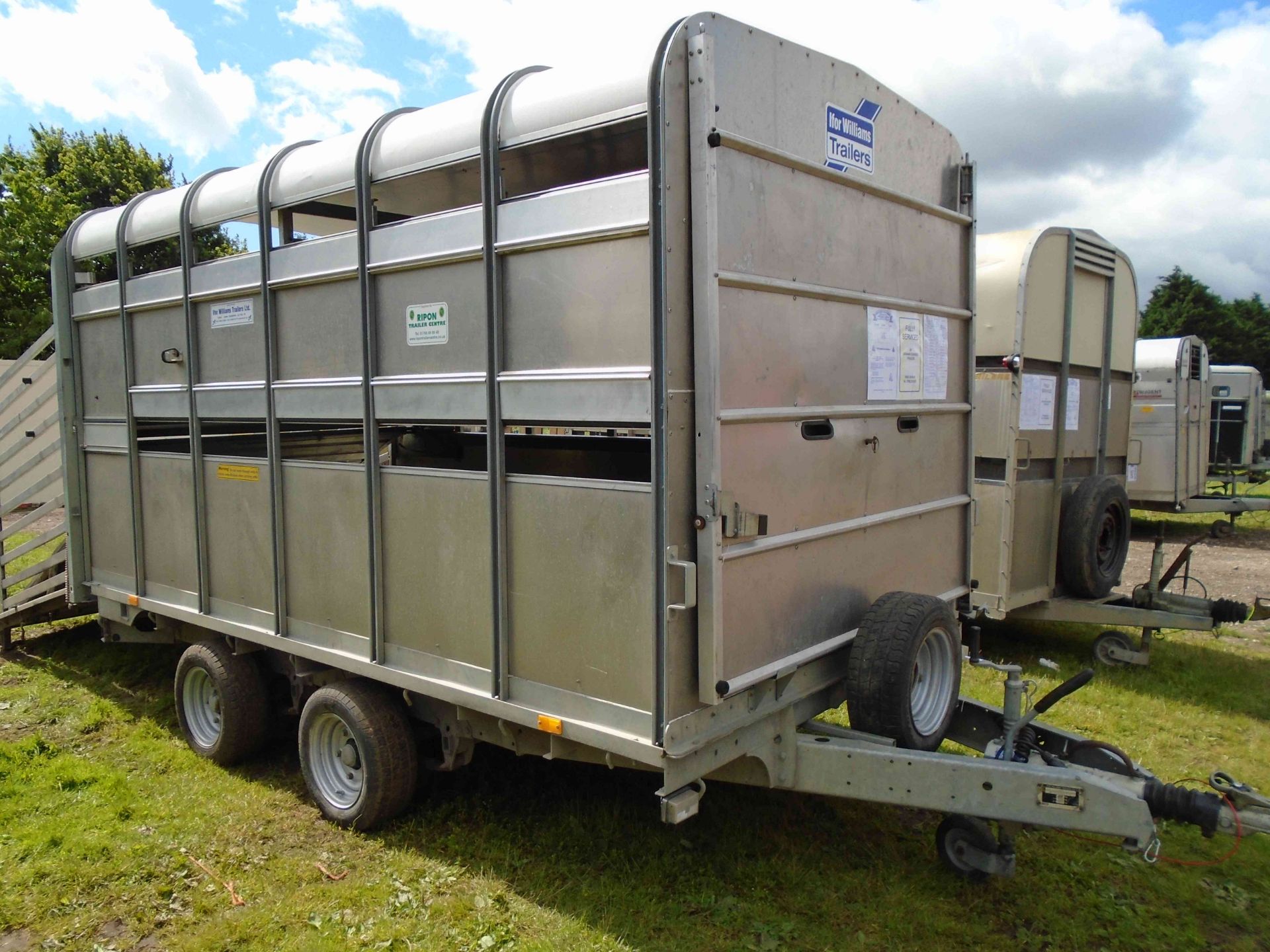 5008 DP120 Livestock trailer