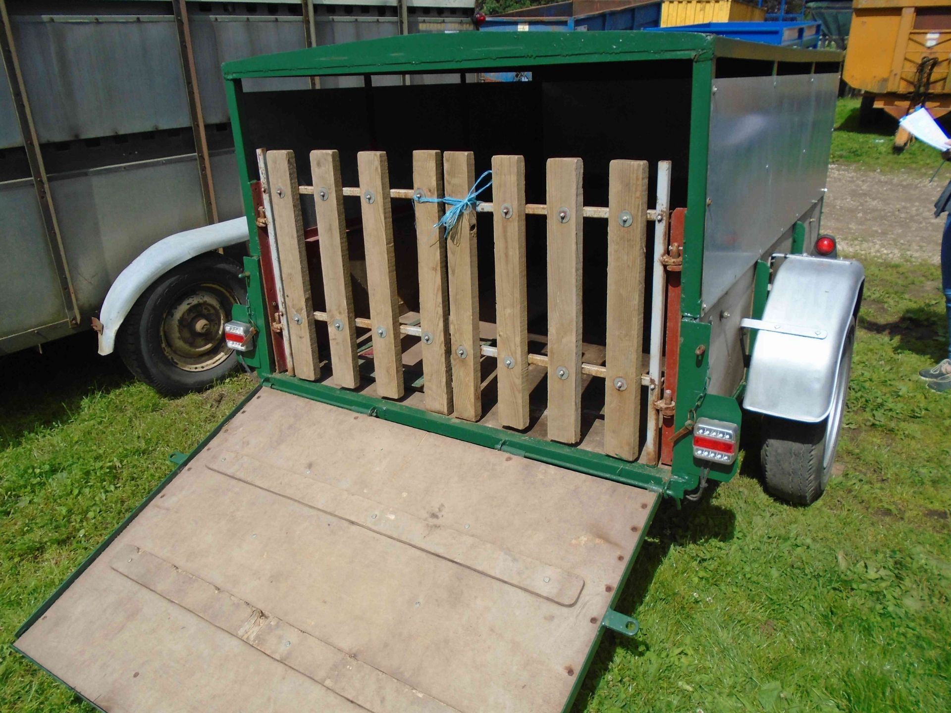 *5005 Small livestock trailer with removeable top, gc