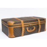 Louis Vuitton Paris: valigia semirigida in tela Monogram, mis. cm 79x26x53 (lievi difetti)