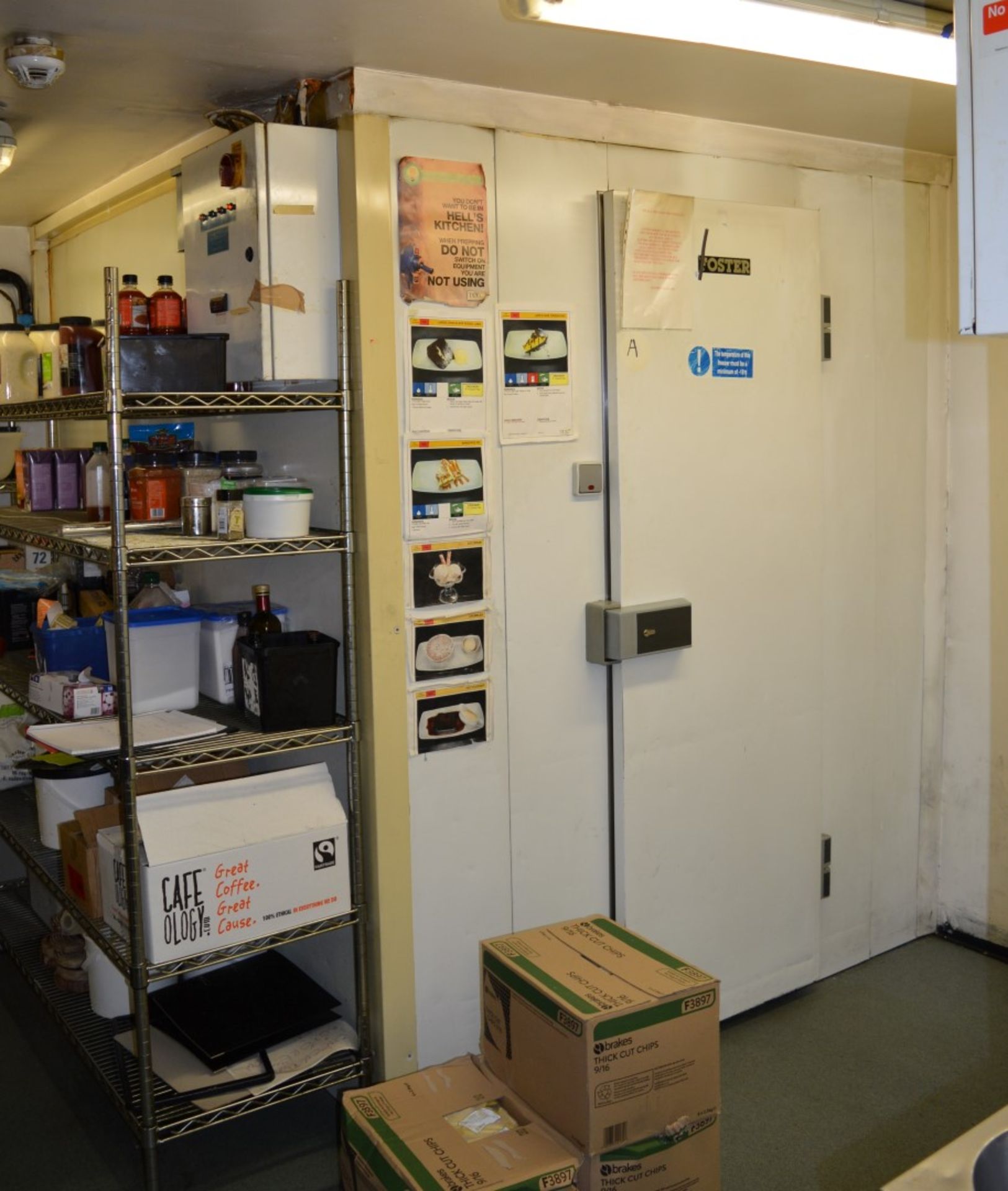 1 x Foster Commercial Kitchen Walk In Freezer With Internal Lighting and Roller Flatline FHVT 411