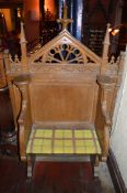 1 x Antique Church Reclamation Seating Bench - Stunning Piece With Exquisite Carved Detail - Sits