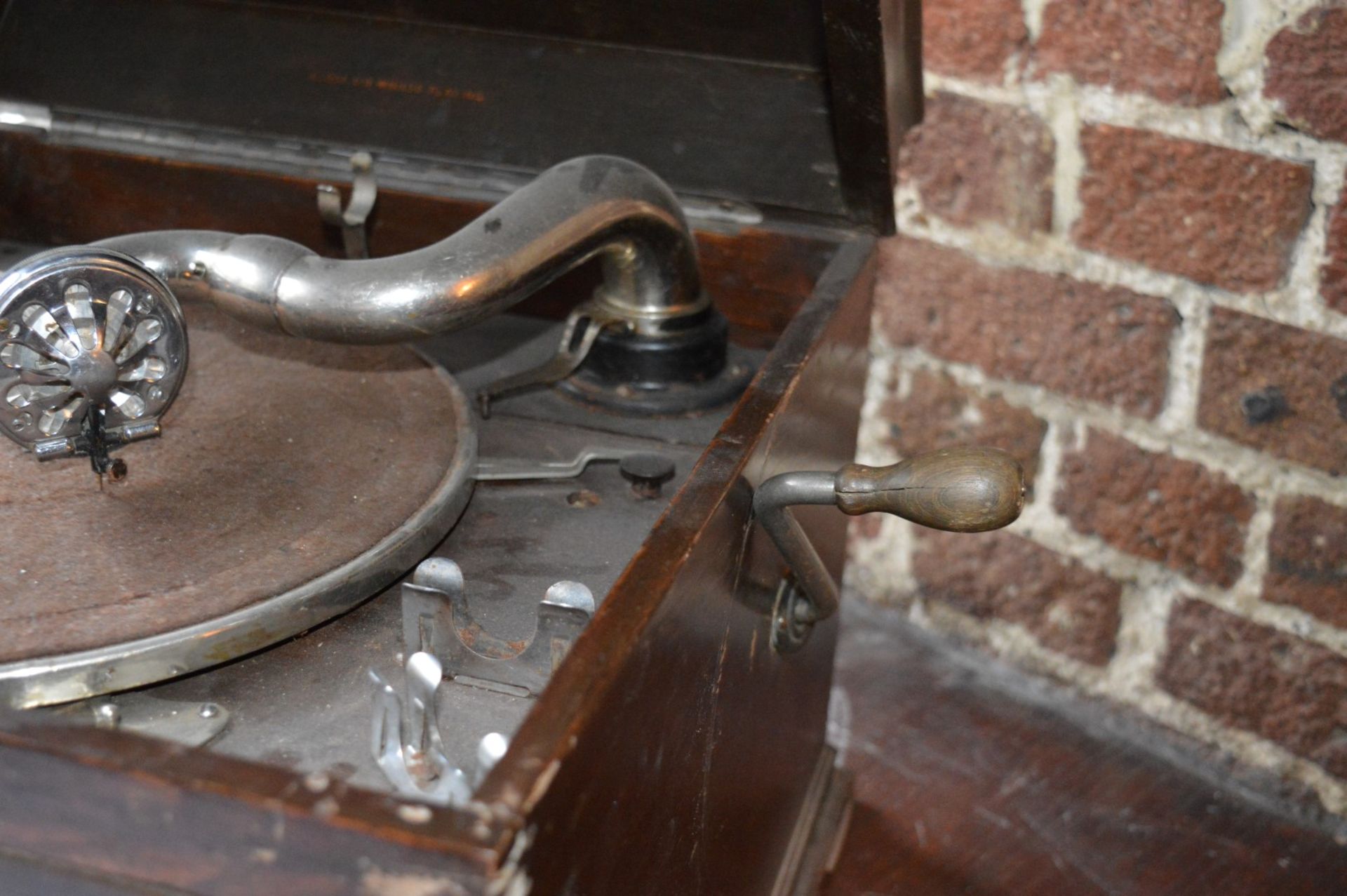 1 x Antique Victor Victrola VV-IXa Talking Machine Phonograph - Mahogany Case - H46 x W43 x D41 - Image 4 of 5