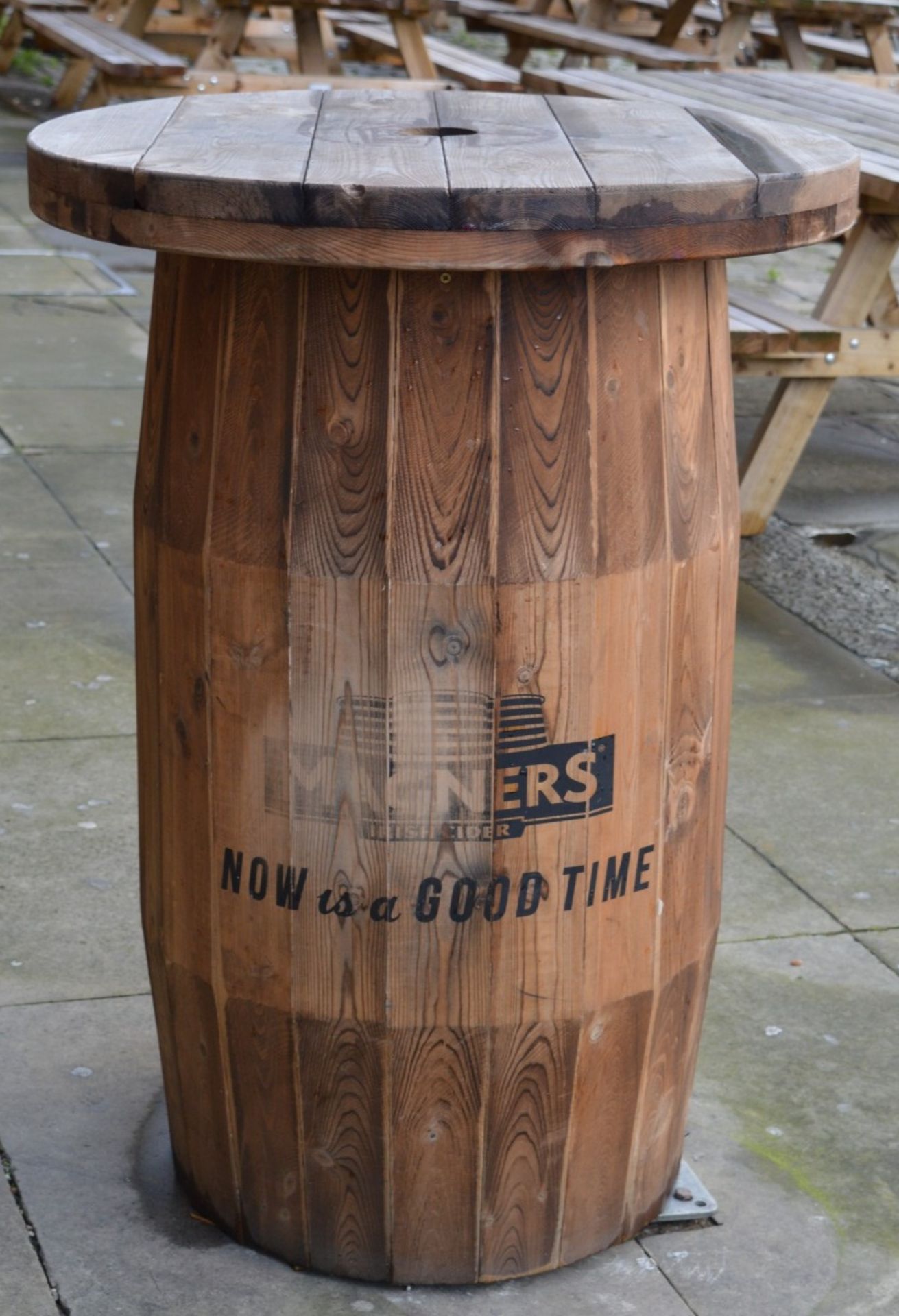 1 x Poser Pub Barrel Table - With Magners Logo - Designed For 4 People to Sit or Stand Around -