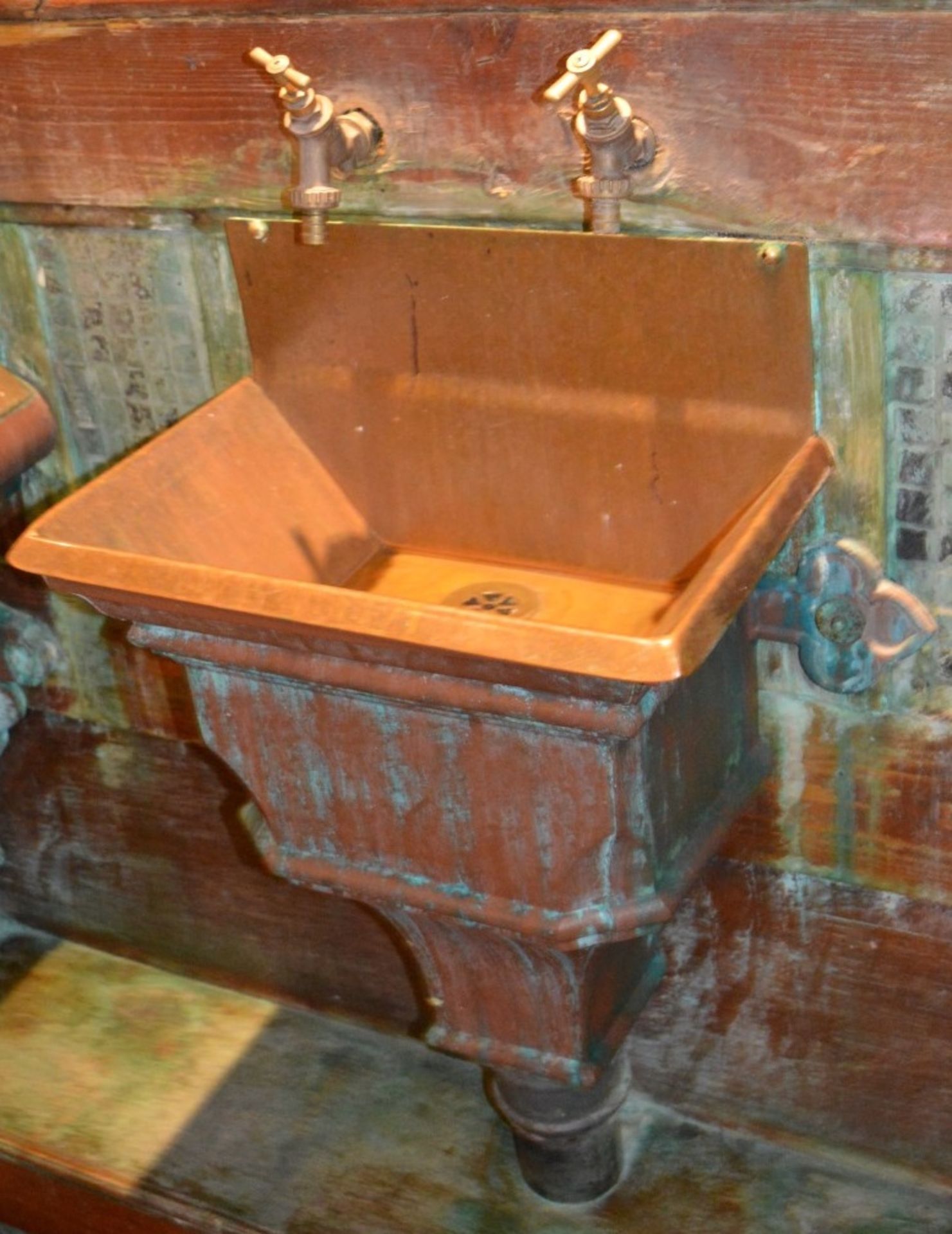 1 x Copper Gutter Leader Hopper Head - Customised Wall Mounted Sink Basin - This is a reclaimed - Image 3 of 3