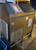 1 x Scotsman AC225 Ice Making Machine - Stainless Steel - Ideal For Restaurants or Bars - Ref