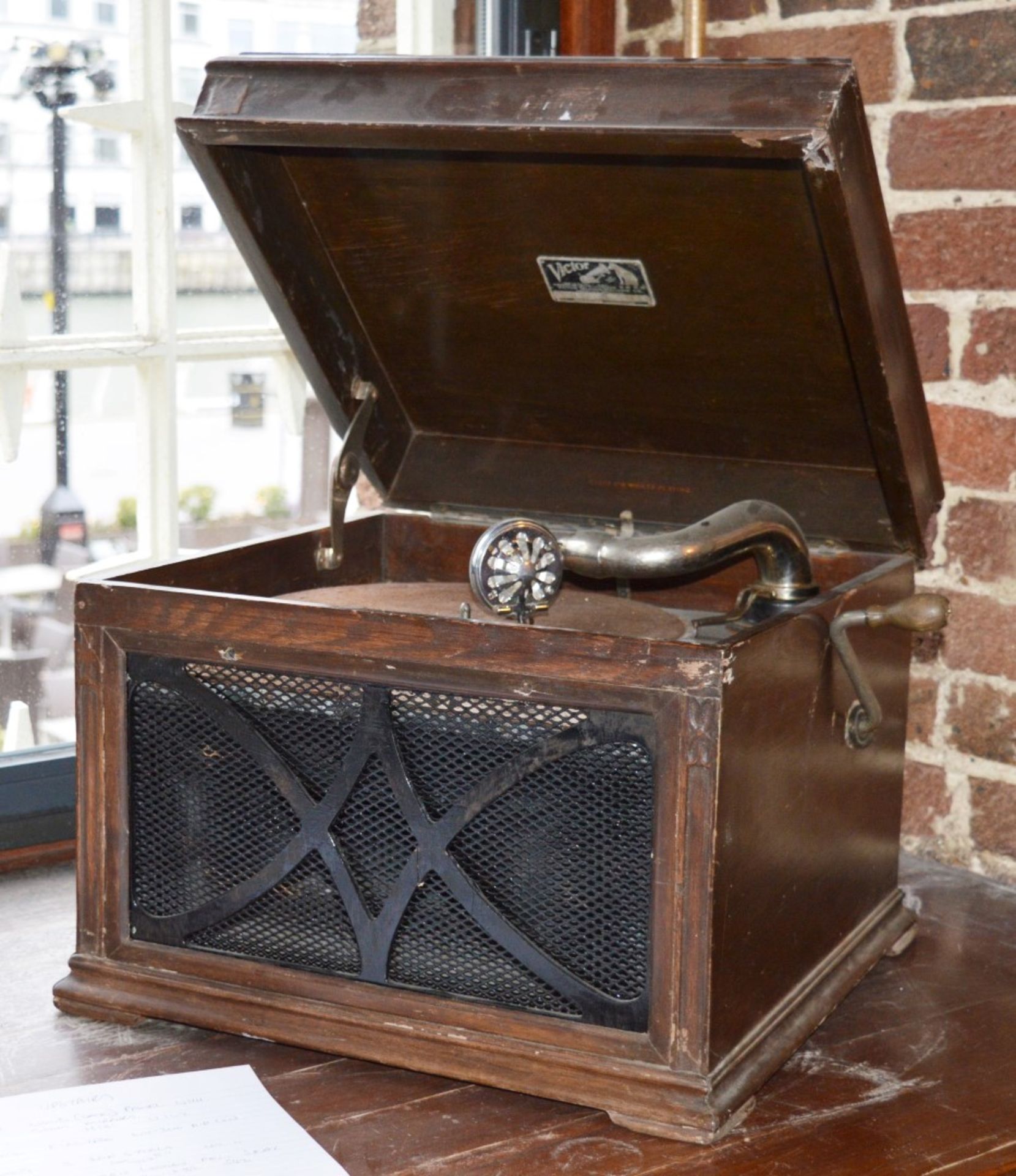 1 x Antique Victor Victrola VV-IXa Talking Machine Phonograph - Mahogany Case - H46 x W43 x D41 - Image 3 of 5