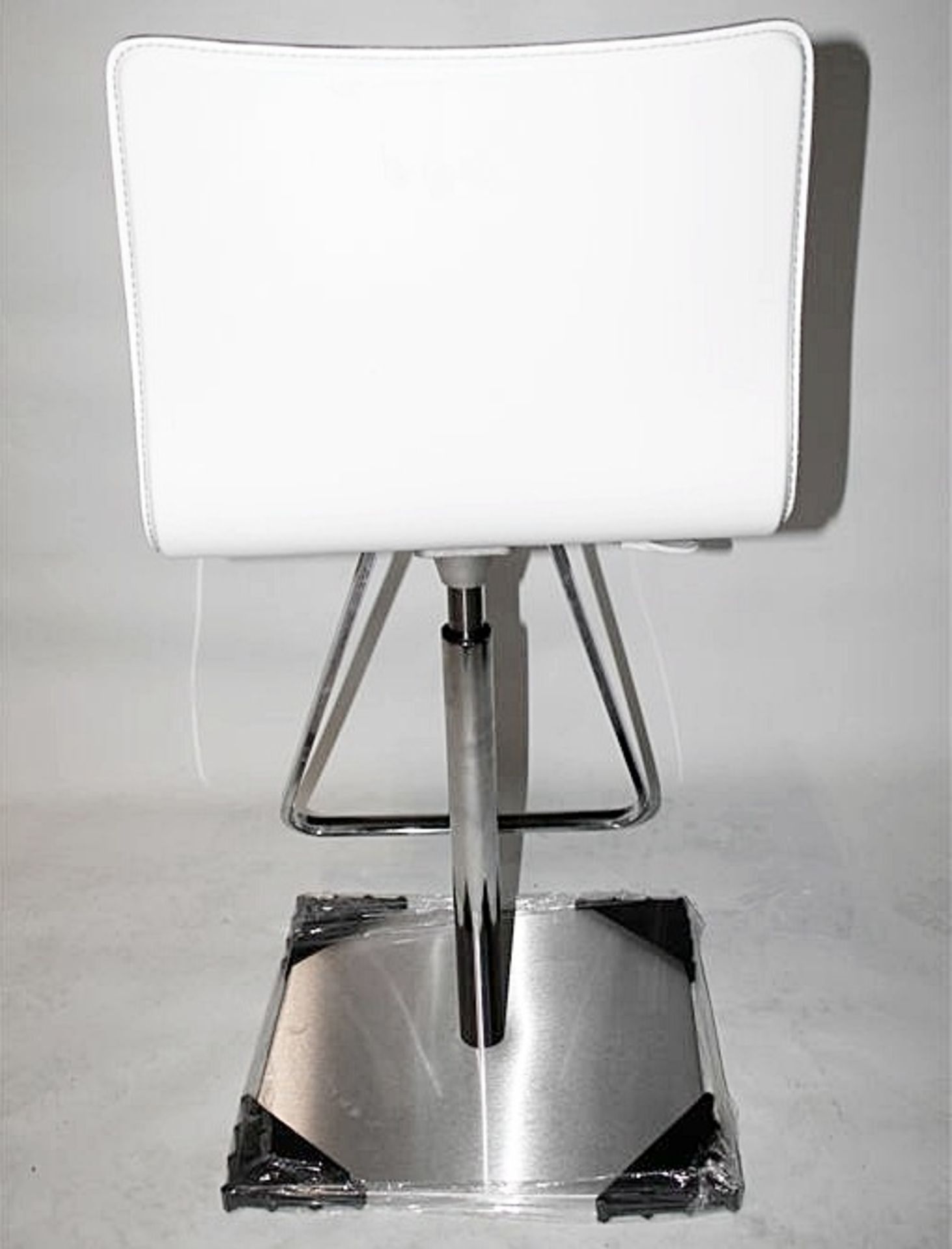 1 x CATTELAN "Toto" Stool - White With Black Stitching  - Made In Italy - Ref: 3352787 - CL087 - - Image 3 of 9