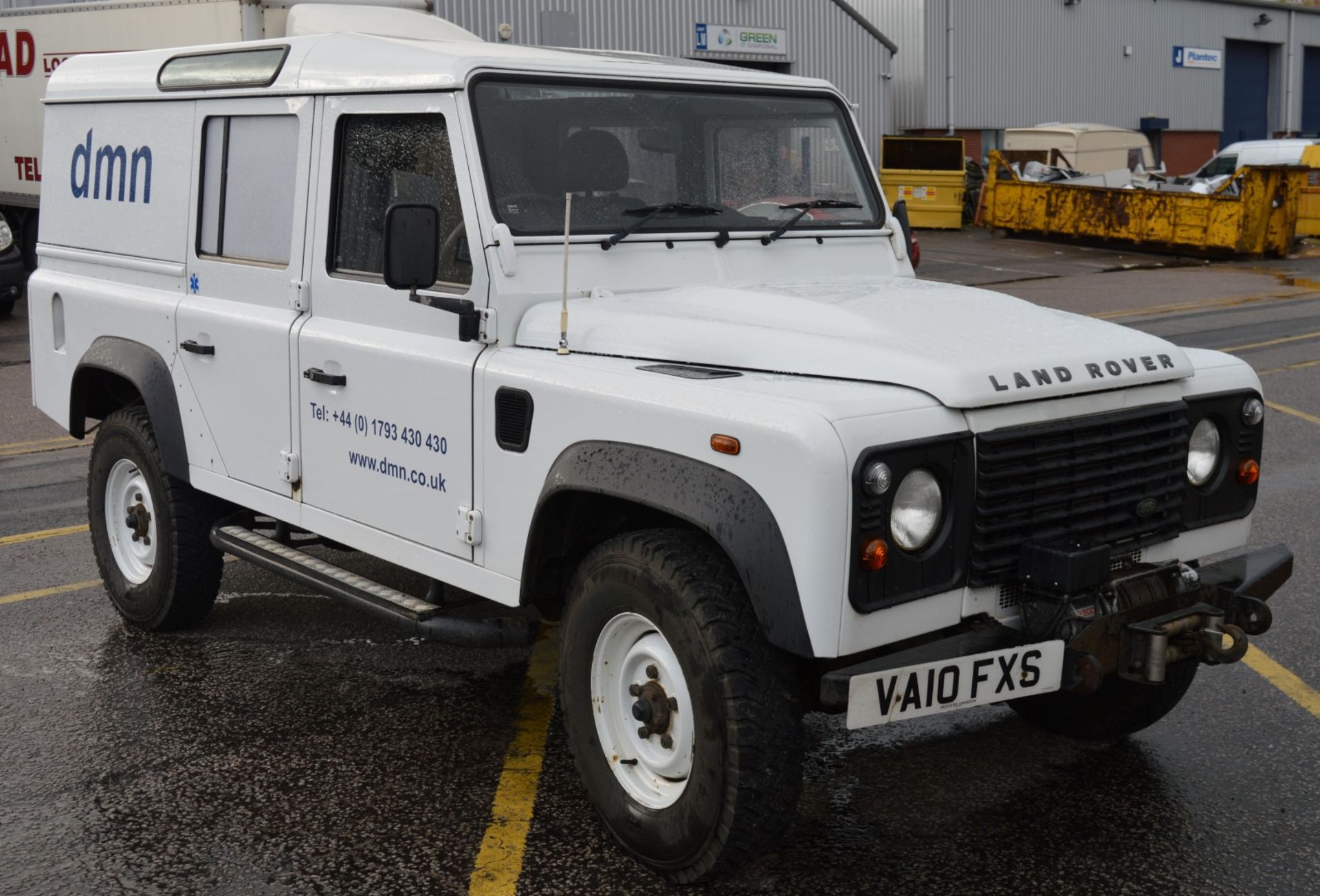 1 x Land Rover Defender 110 4x4 Off Road Vehicle - Year 2010 - MOT Expiry July 2016 - Millage 90,000 - Image 5 of 34