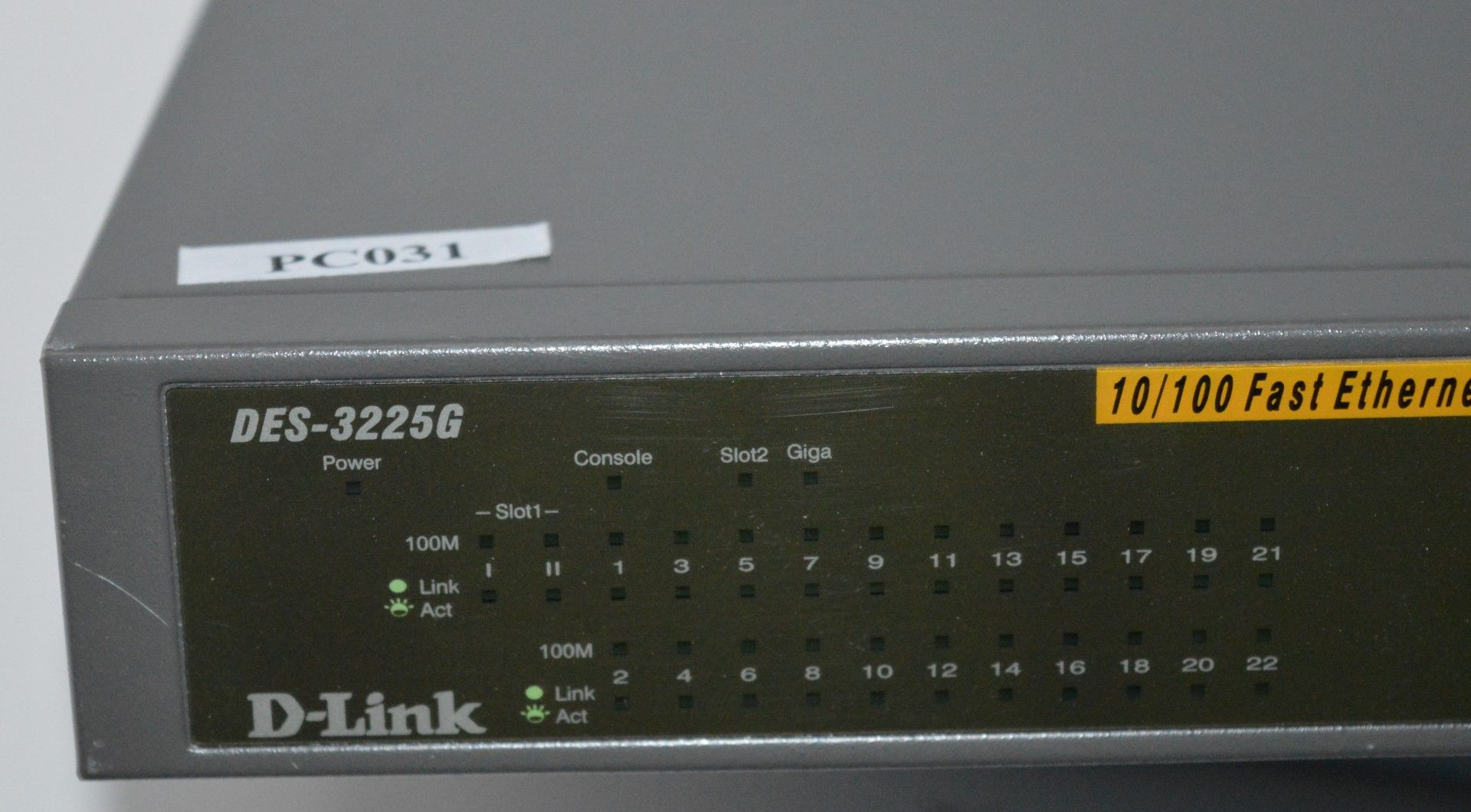 1 x D-Link DES 3225G 24 ports Fast Ethernet 100Base-TX Managed Switch - CL159 - Ref PC031 - - Image 2 of 6