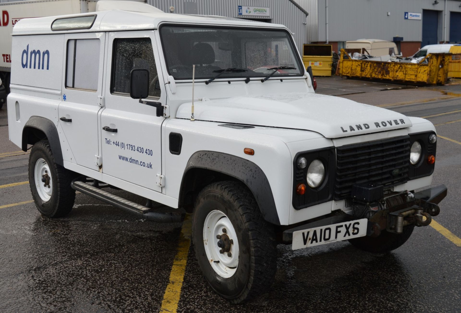 1 x Land Rover Defender 110 4x4 Off Road Vehicle - Year 2010 - MOT Expiry July 2016 - Millage 90,000