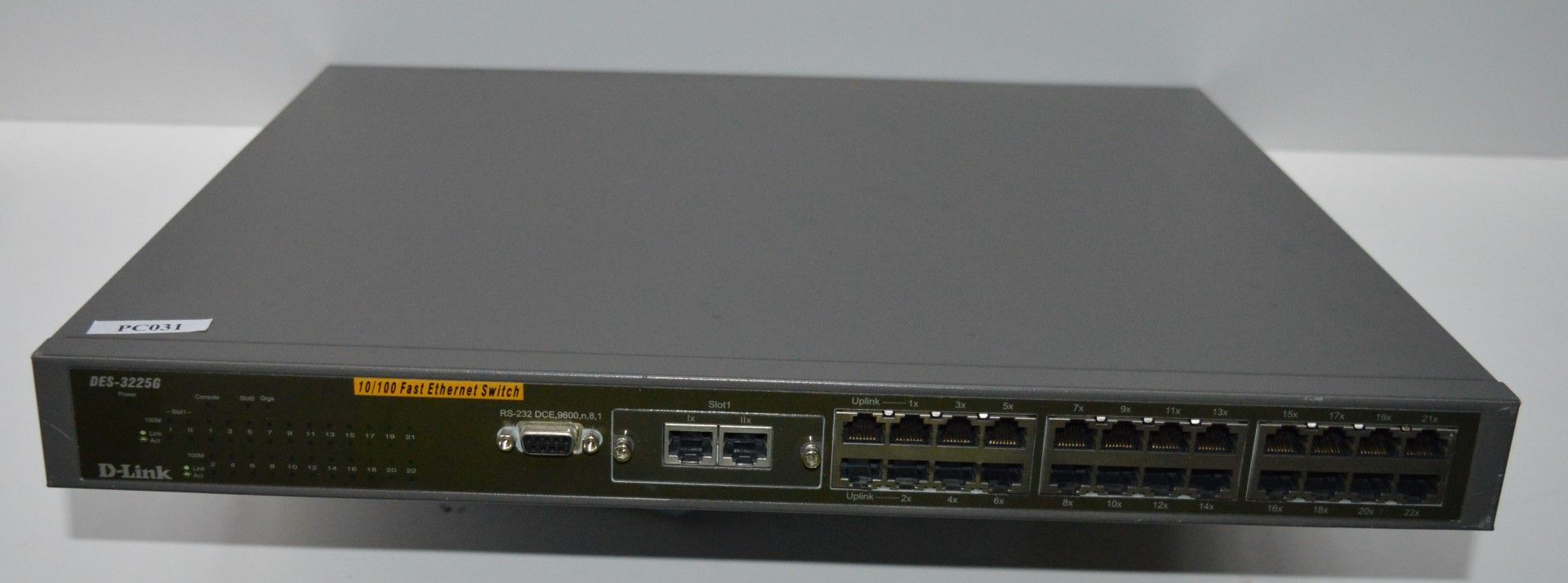 1 x D-Link DES 3225G 24 ports Fast Ethernet 100Base-TX Managed Switch - CL159 - Ref PC031 -