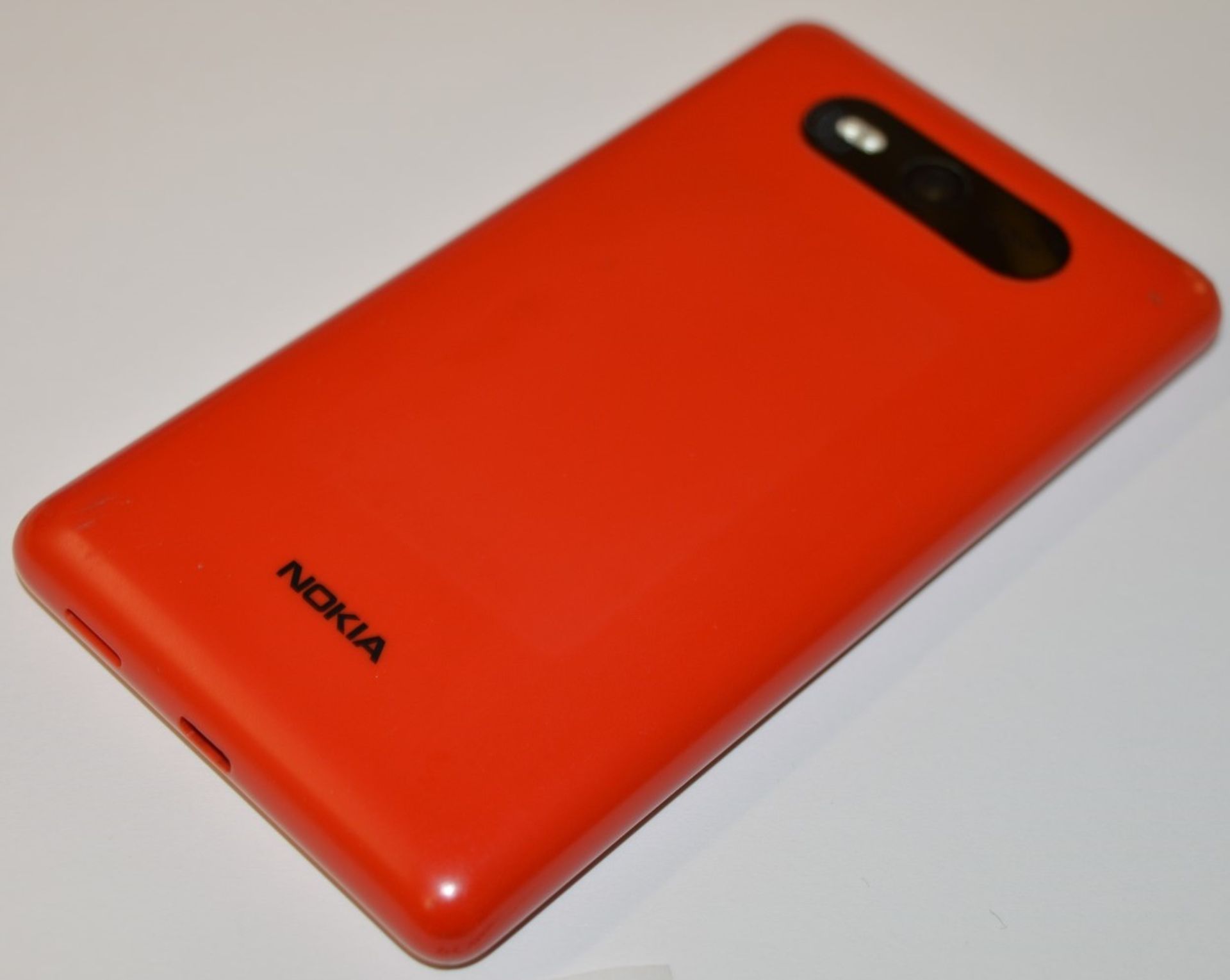 1 x Nokia 820 Mobile Phone - Red - Features Dual Core 1.5ghz Processor, 1gb System Ram, 8gb Internal - Image 4 of 6