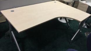 1 x Modern Right Hand Corner Office Desk - Light Maple Finish - Includes Desk Divider - Premium