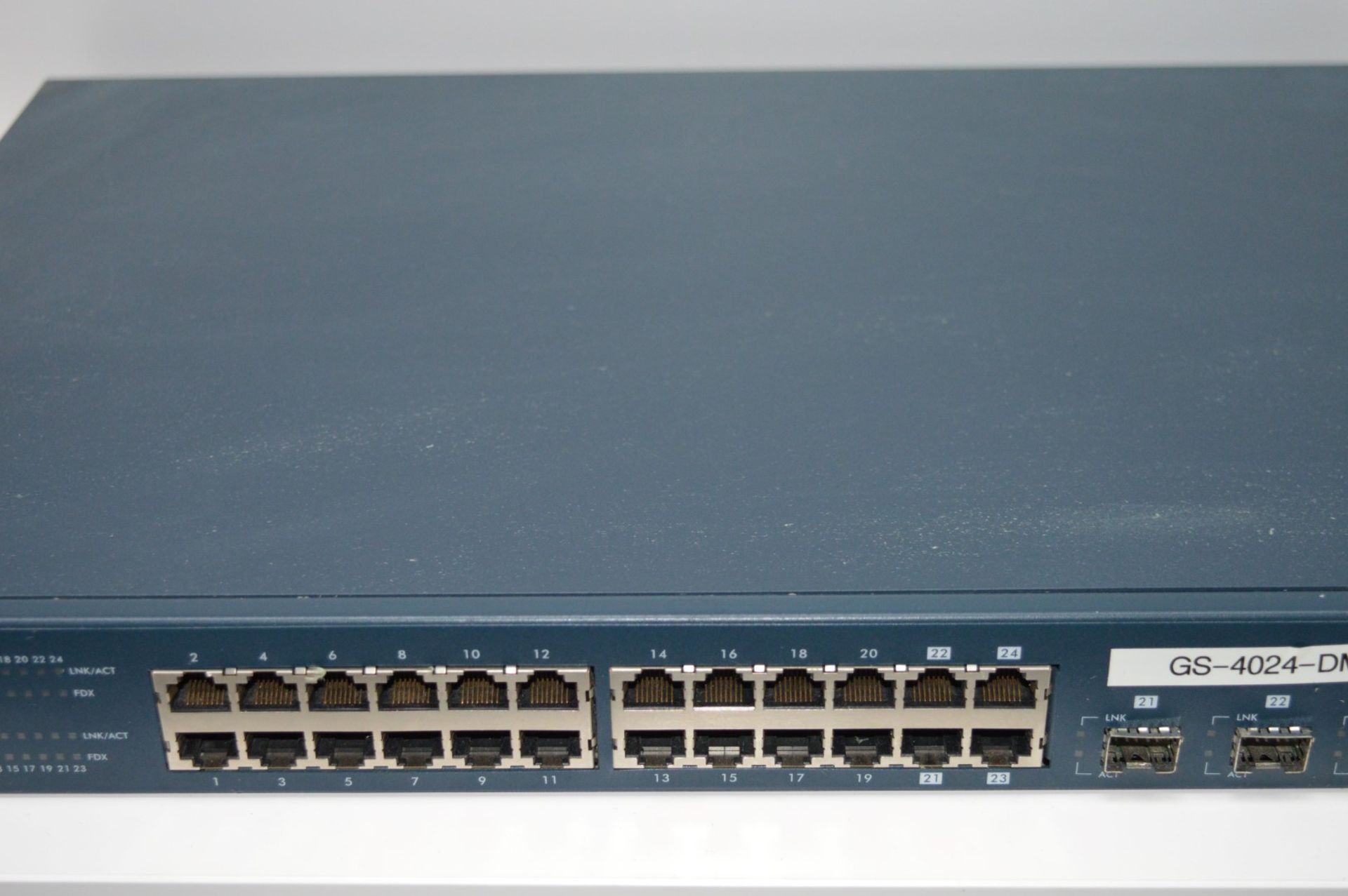 1 x Zyxel 24 Port Layer 2 Managed Gigibit Switch With Fiber Ports - Model GS-2024 - CL159 - Ref - Image 6 of 8