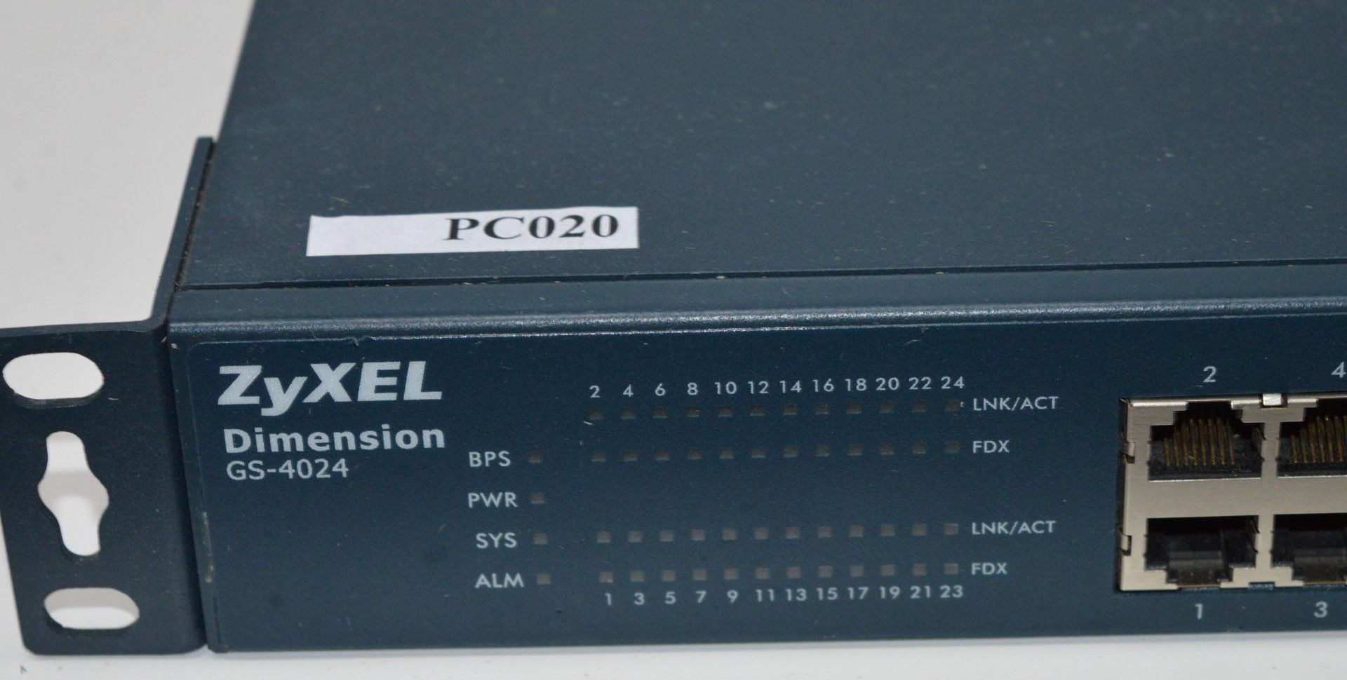 1 x Zyxel 24 Port Layer 2 Managed Gigibit Switch With Fiber Ports - Model GS-2024 - CL159 - Ref - Image 5 of 8