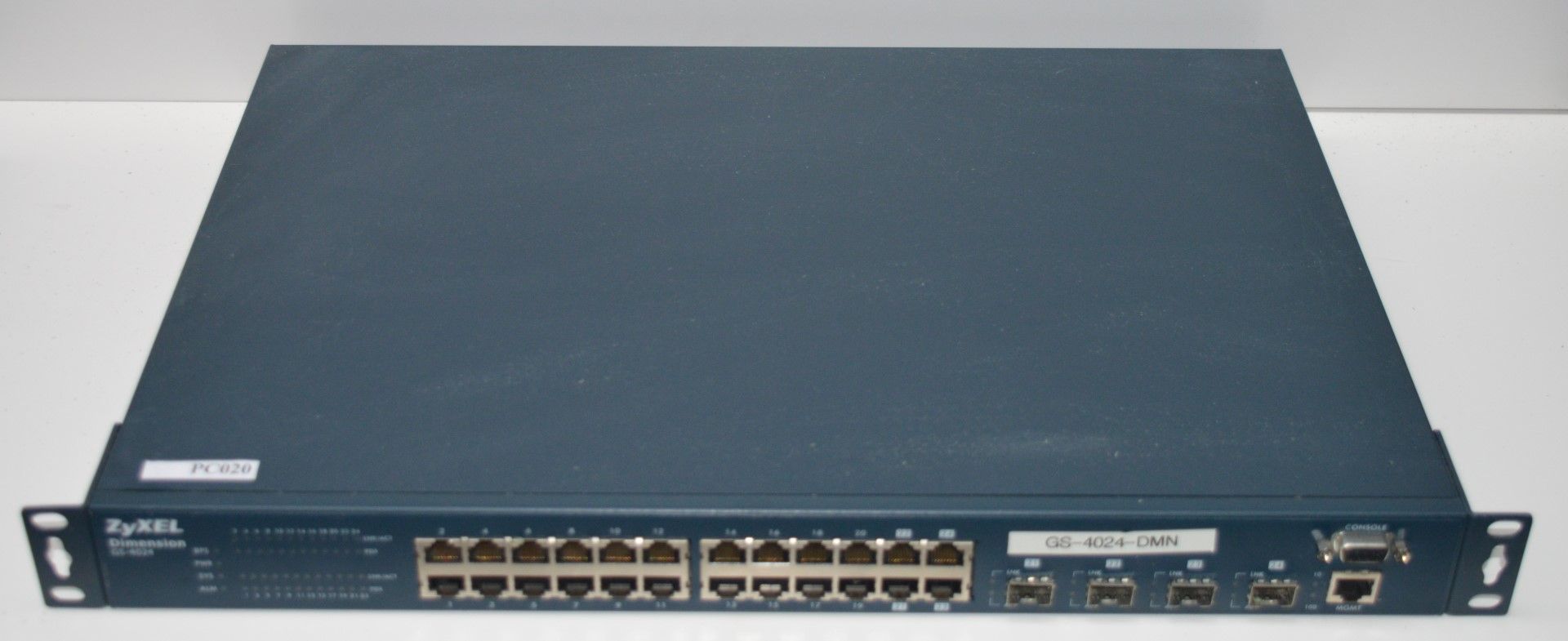 1 x Zyxel 24 Port Layer 2 Managed Gigibit Switch With Fiber Ports - Model GS-2024 - CL159 - Ref