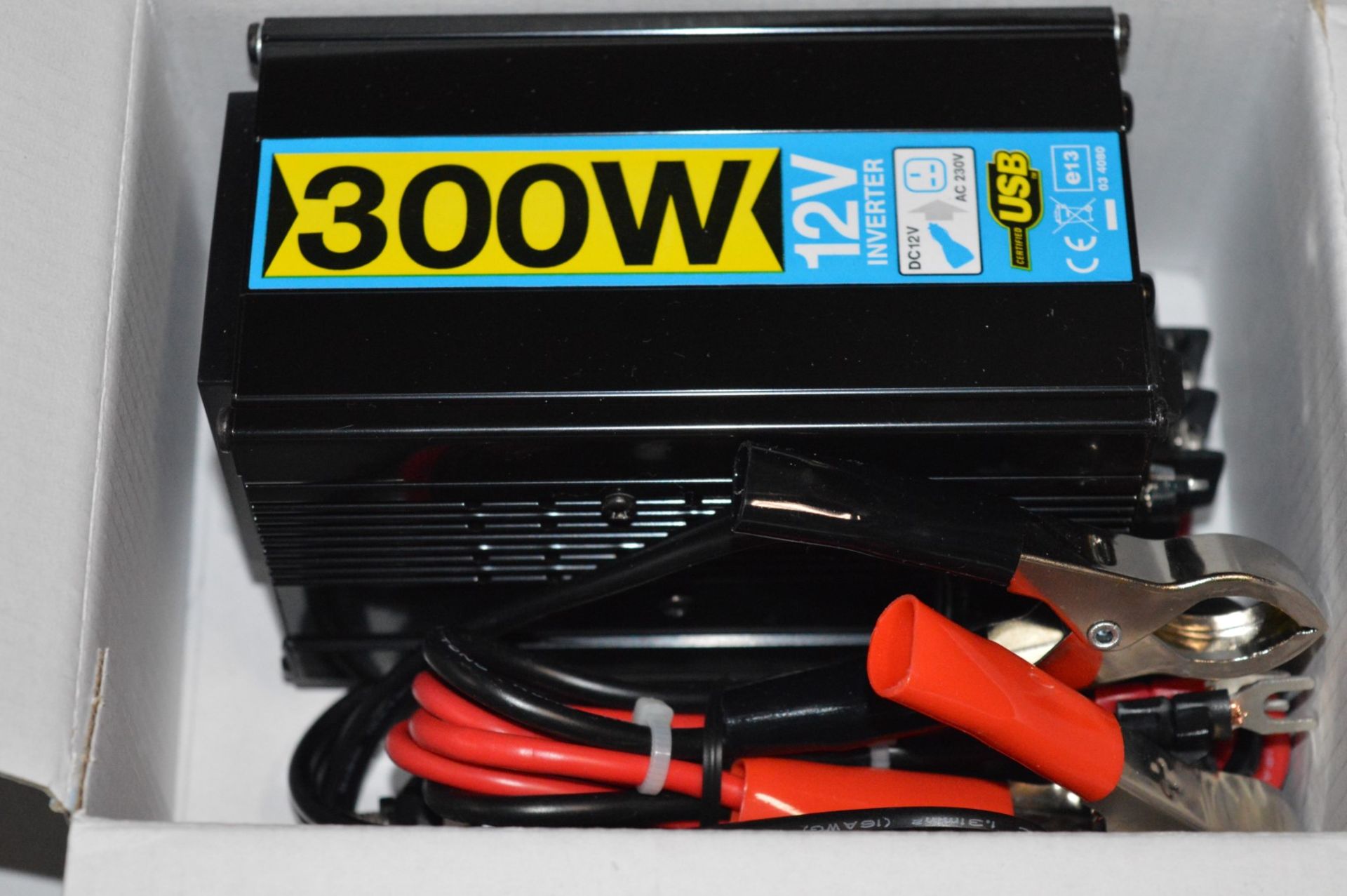 1 x Maplin 300w 12v Inverter - Boxed in Excellent Condition - Provides AC 239v From DC 12v - Image 3 of 3