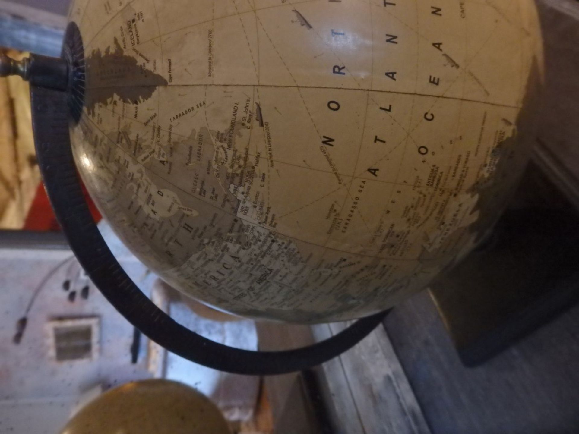 1 x Globe On Wooden Stand - Dimensions: W x H x D - Ref: DE081 (RBED) - CL122 - Location: Bury BL8 - Image 5 of 5