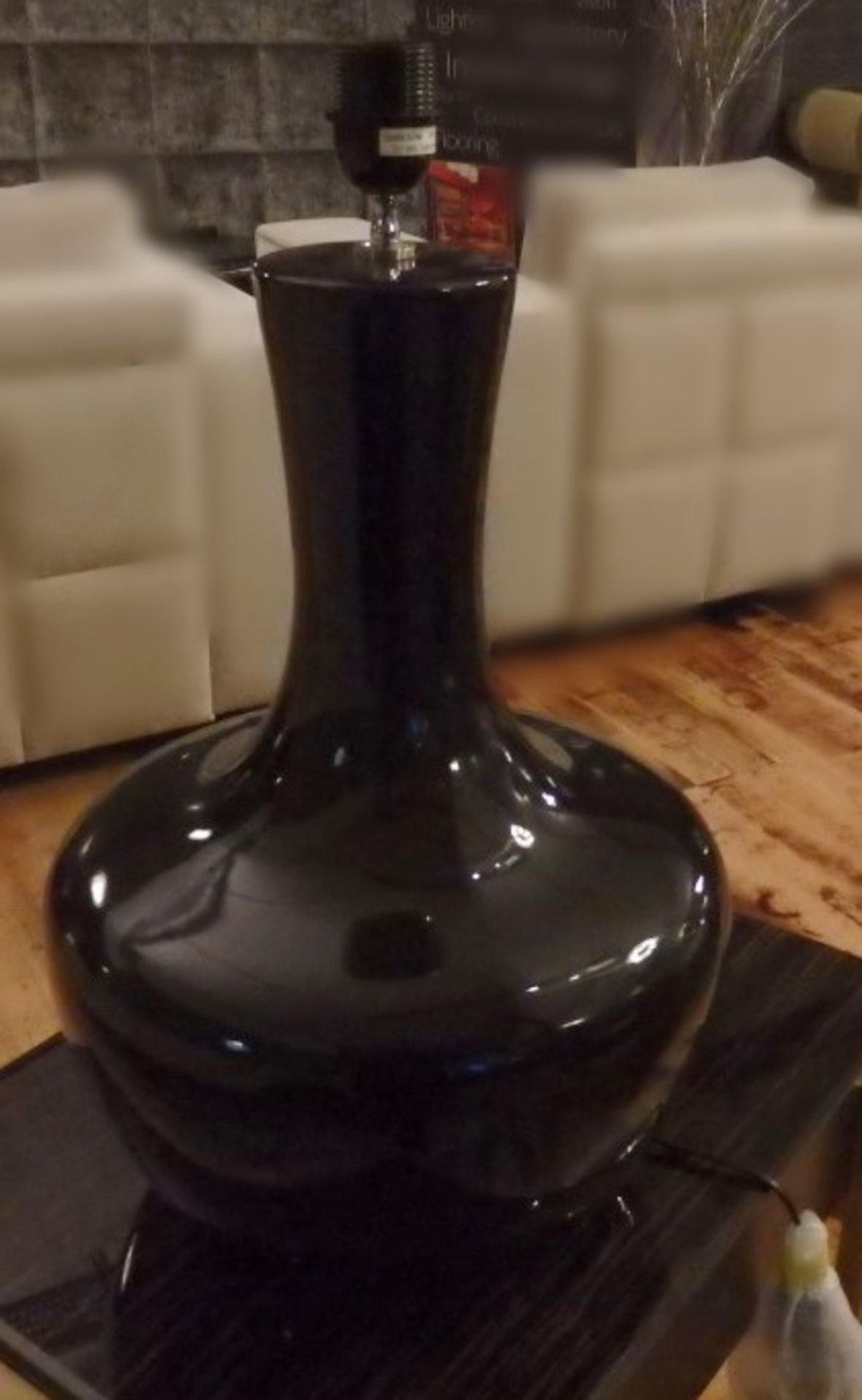 1 x  Chelsom Large Black Ceramic Lamp - Dimensions: W x H x D - Ref: DE102 (RBED) - CL122 - - Image 4 of 4