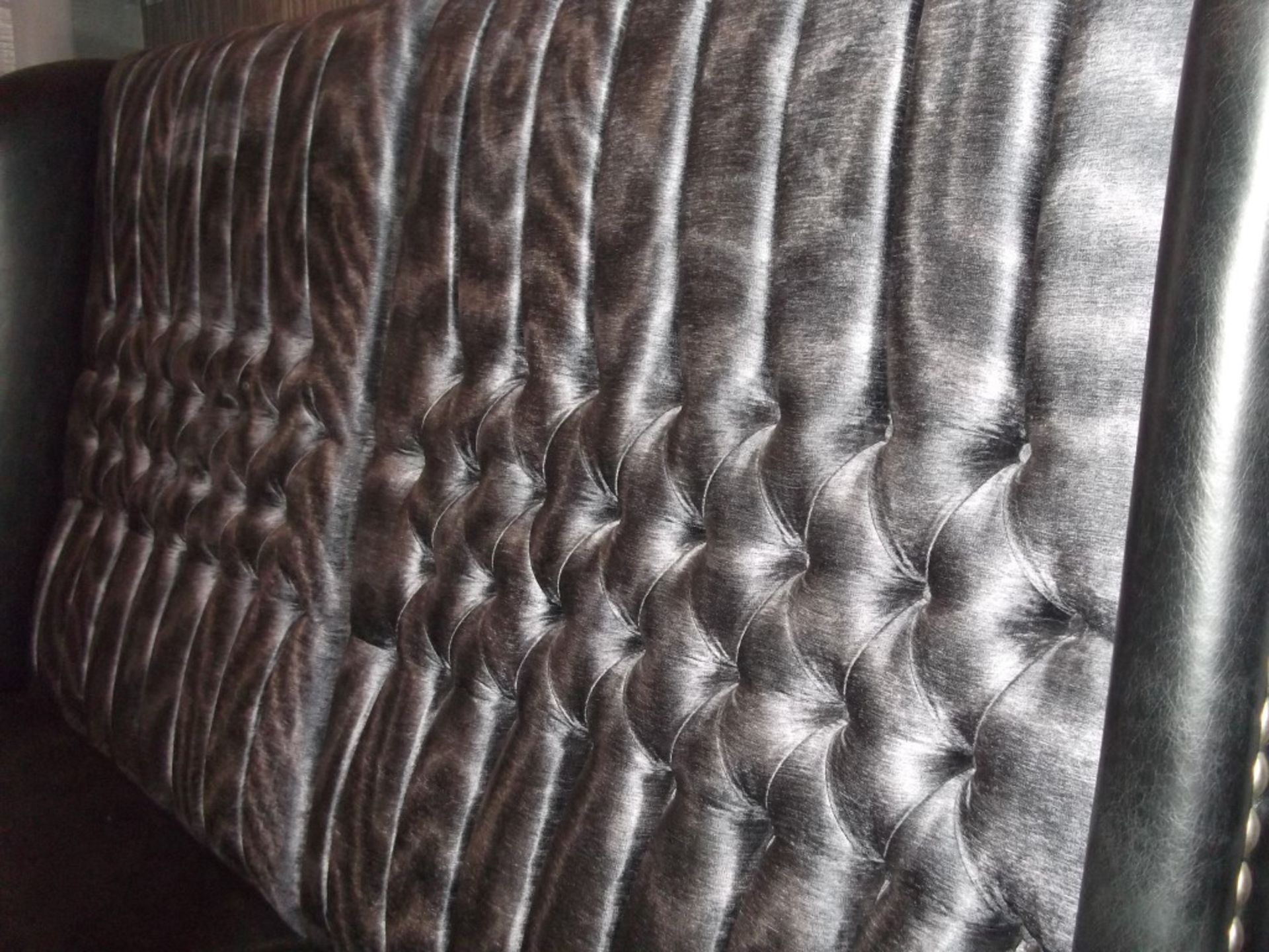 1 x Handcrafted Booth - Upholstered In A Rich "Zinc Jacopo" Fabric - Huge In Size, 2.8 Metres Wide - - Image 2 of 5
