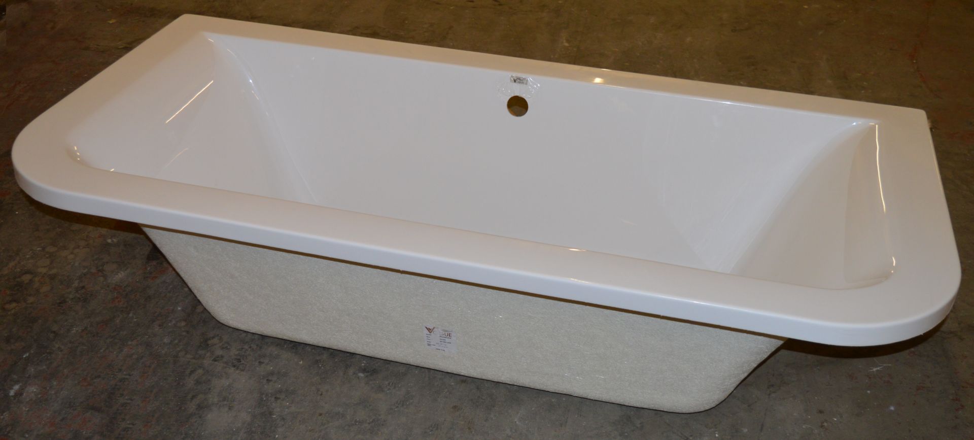 1 x Vogue Bathrooms Options Back to Wall D Shape Double Ended Acrylic Bath With Side Panel - Stylish - Image 4 of 8