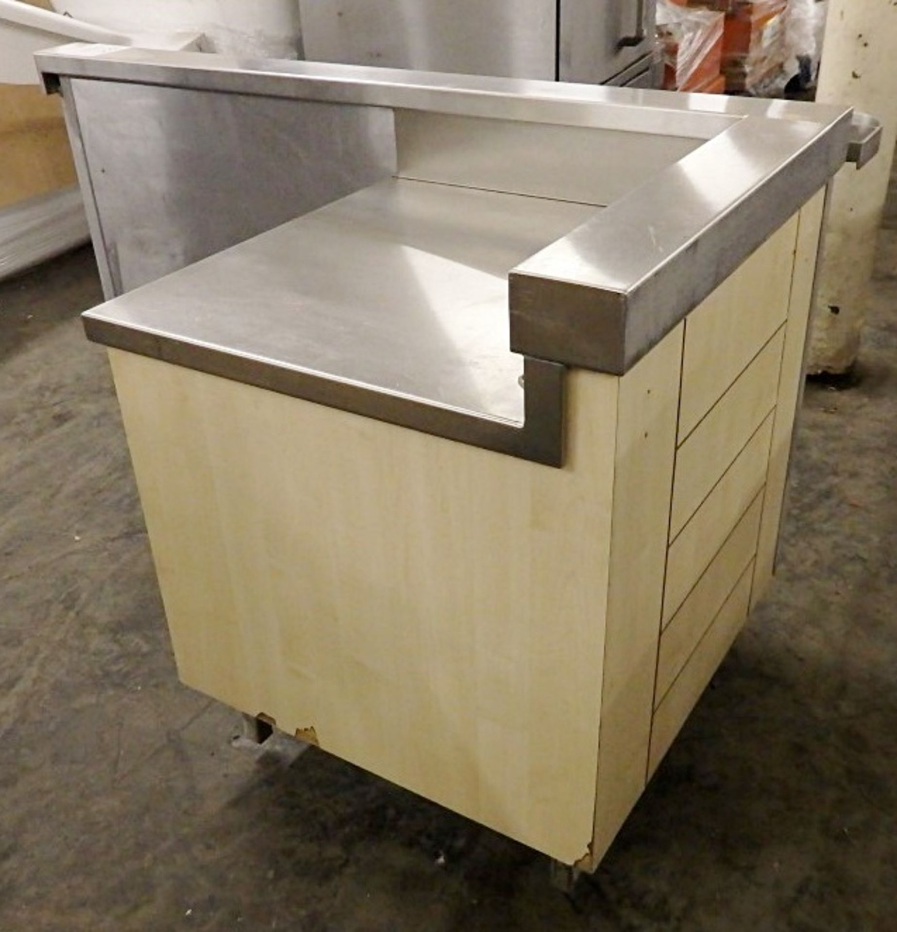 1 x Left-hand Side Serving Counter Point of Sale End Counter - Dimensions: W151 x D106 x H90cm - - Image 3 of 13