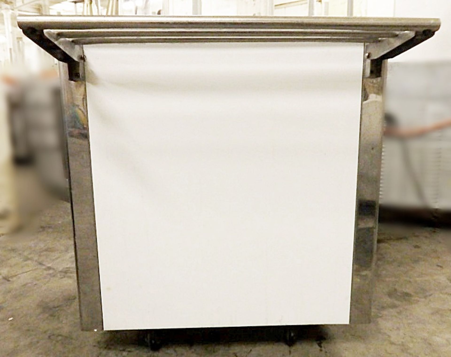 1 x Serving Counter With Storage - On Castors For Maneuverability - Ideal For Pub Carvery, Canteens, - Image 3 of 8