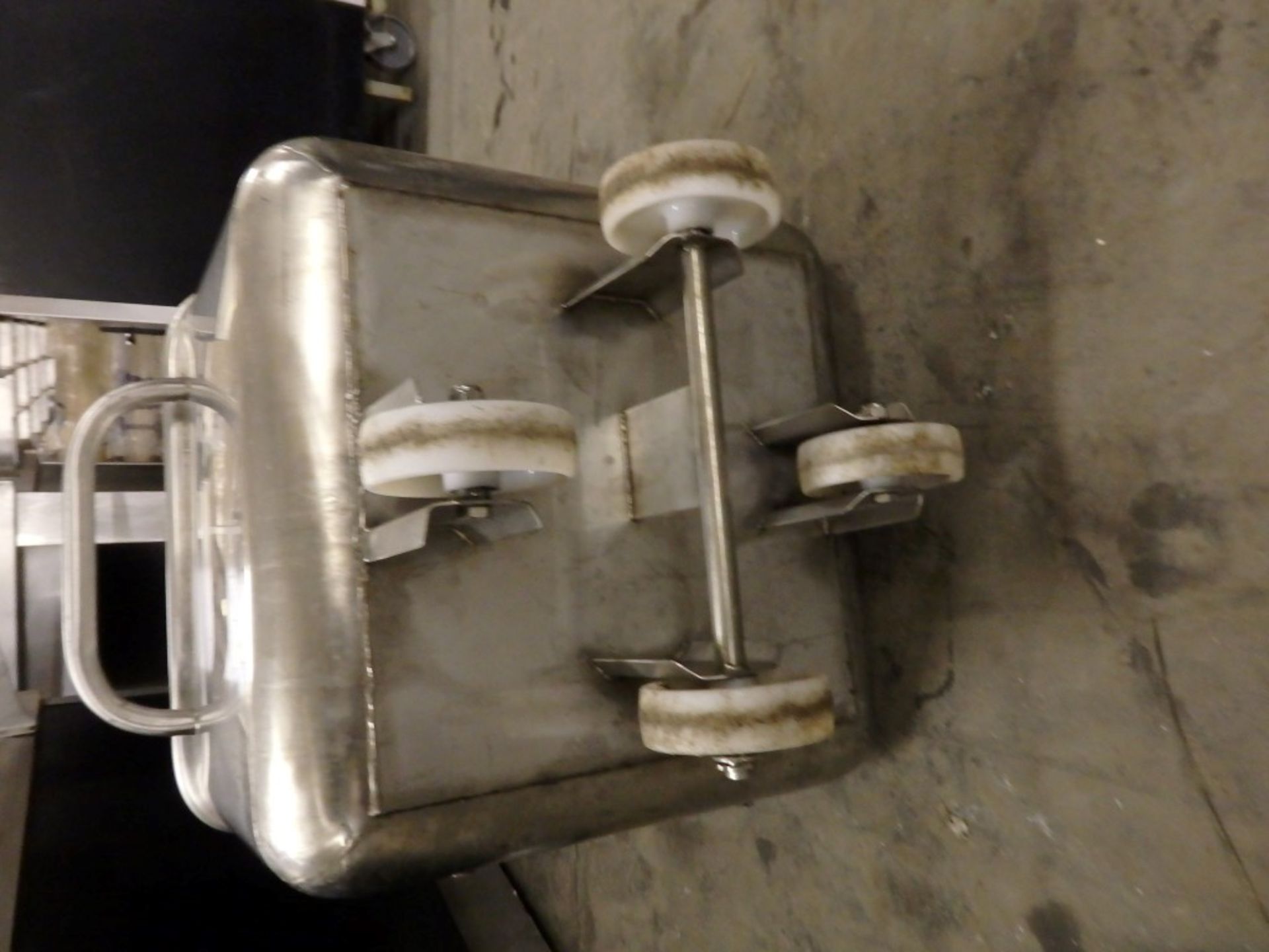 1 x Stainless Steel Catering Container On Castors With Handle - Dimensions: W58 x D58 x H58cm - Ref: - Image 3 of 5