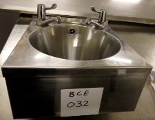 1 x Stainless Steel Wall Mounted Sink Basin - H30 x W34 x D35cm - Suitable For Commercial Kitchens -