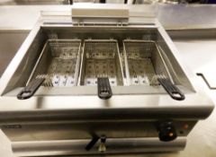 1 x Lincat DF66/ST Fryer (Counter Top) Single tank (Electric 6 kW) - Dimensions: W60 x D69 x H33cm -