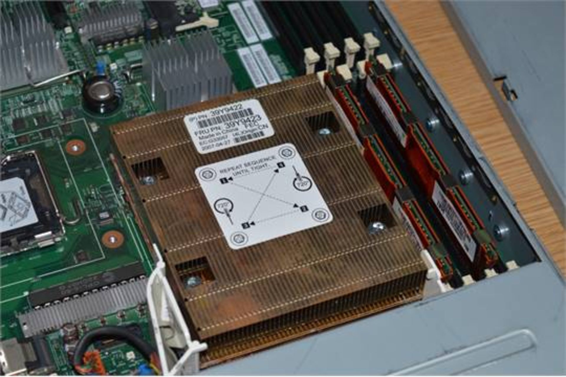 1 x IBM 1U Server Model X3550 - Xeon Processor, 4gb Ram, 3 x 73.4gb SAS Hard Drives, Two Plower - Image 3 of 4