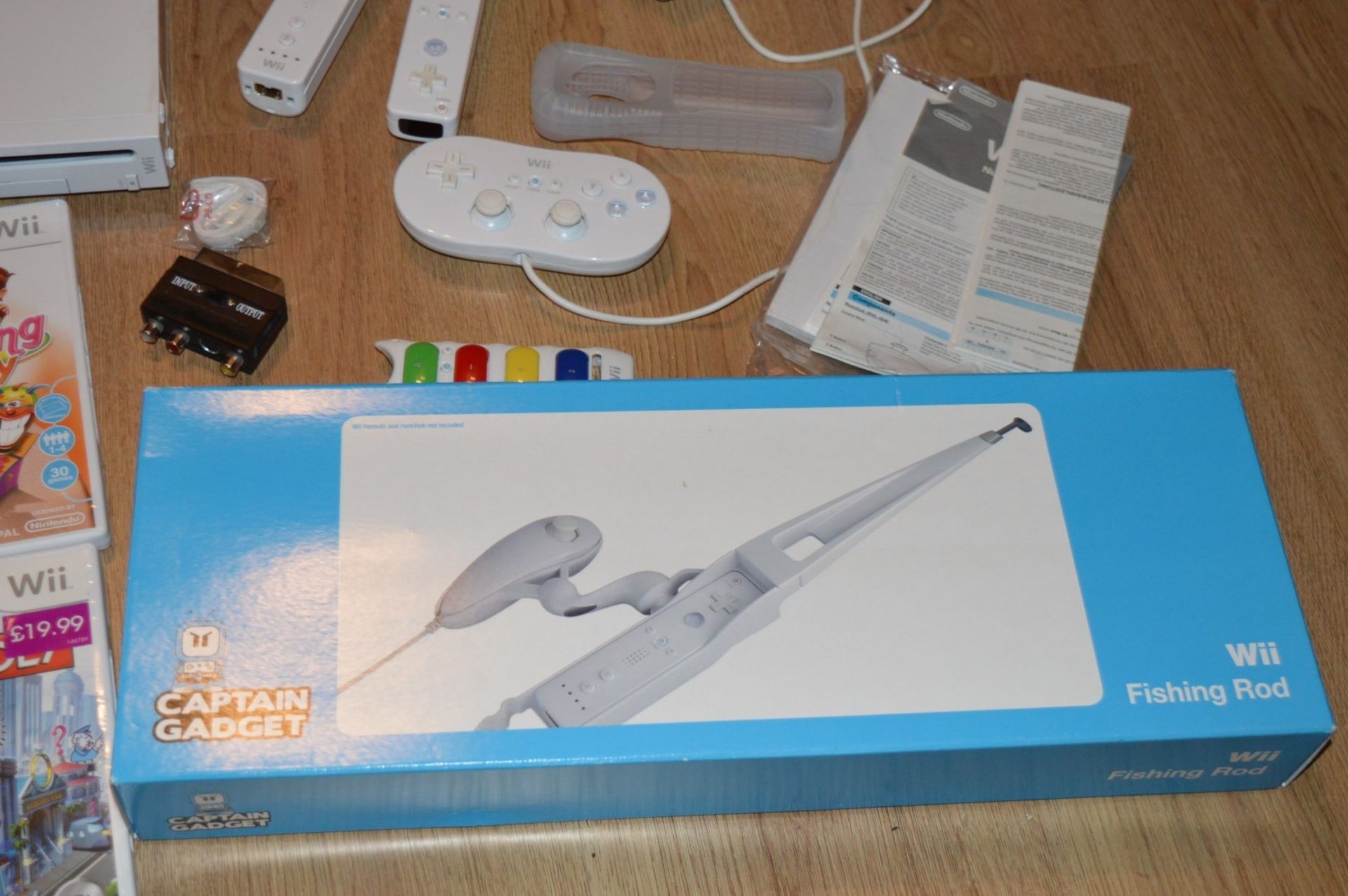 1 x Nintendo Wii Games Console With Wii Fit Board, Various Controllers, Accessories, Fishing Rods - Image 4 of 7