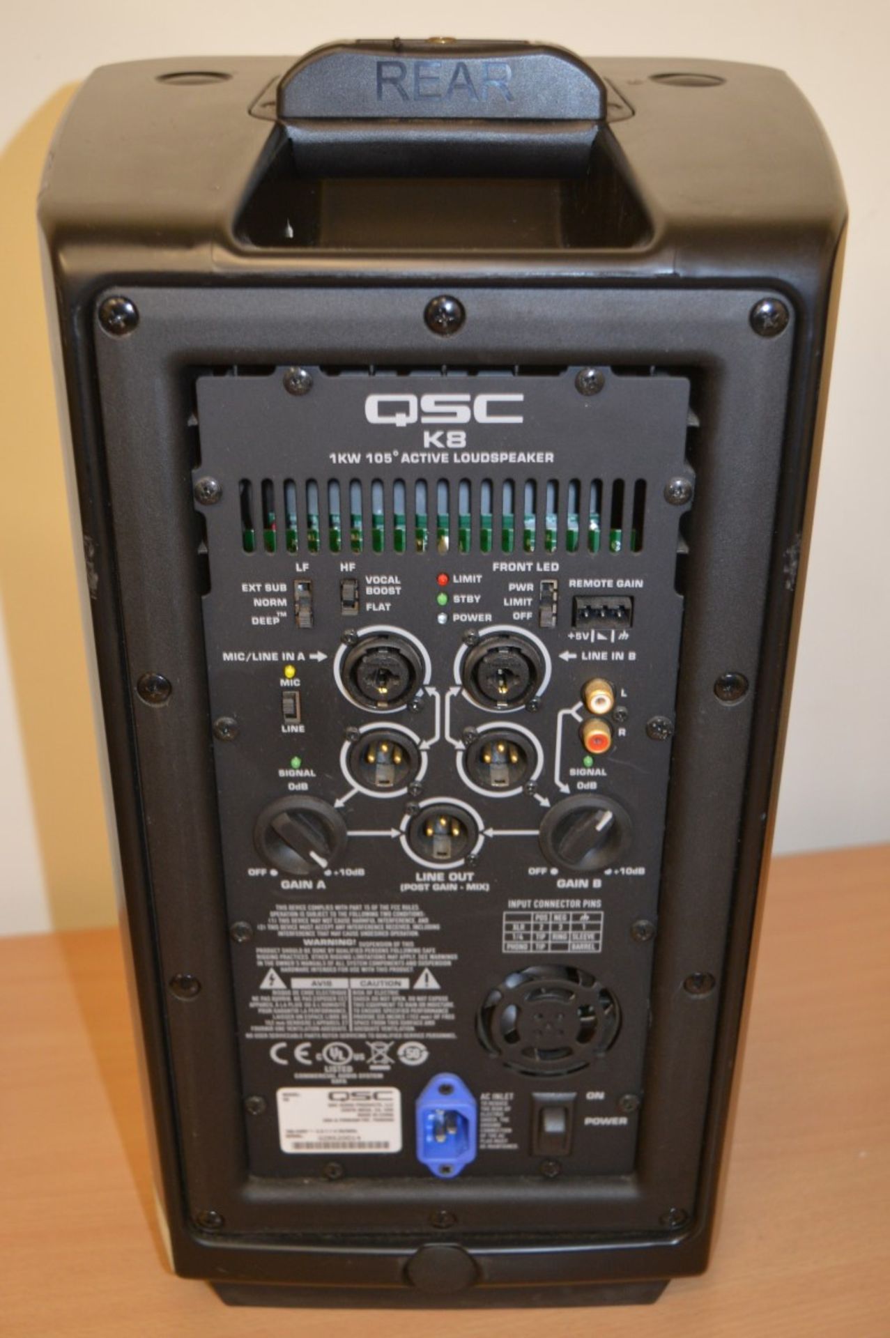 2 x QSC K8 1000w Lightweight Portable Powered Speakers With Legendary QSC Amplifier Power and - Image 6 of 7