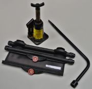 1 x Original LAND ROVER Bottle Jack With Extras - 2000kg Safe Working Load Capacity - Please See The
