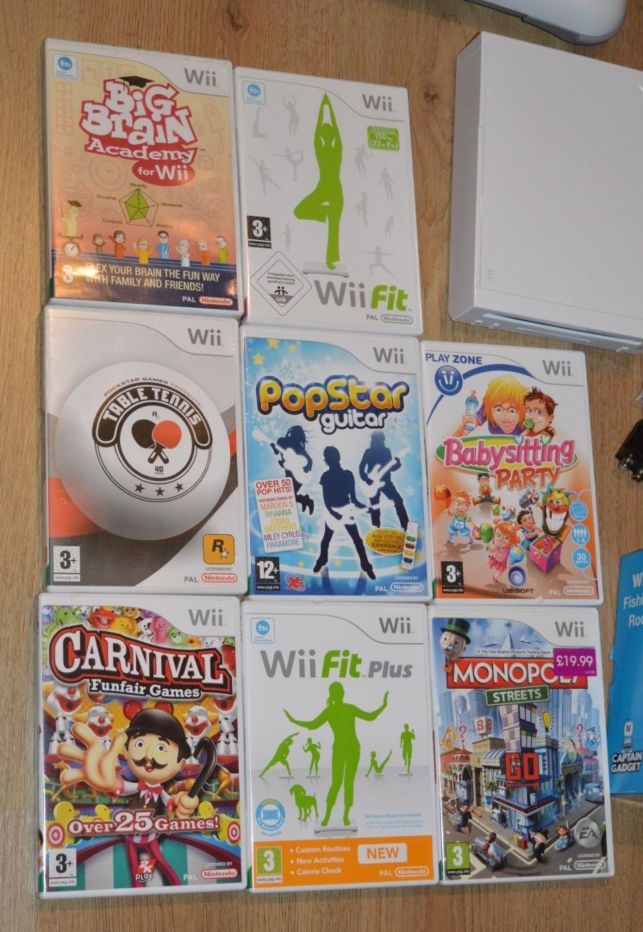 1 x Nintendo Wii Games Console With Wii Fit Board, Various Controllers, Accessories, Fishing Rods - Image 6 of 7