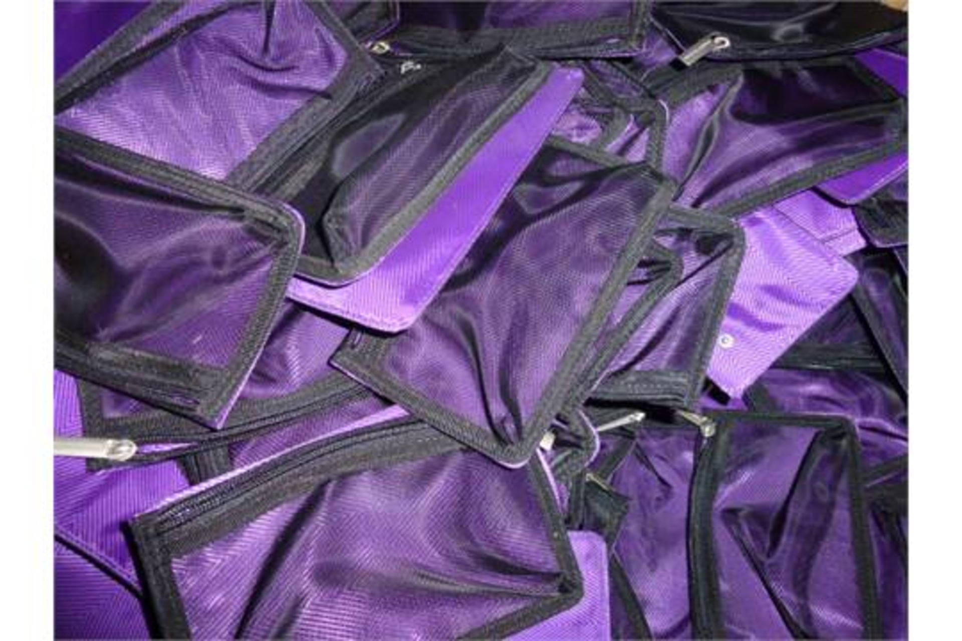 500 x Approx OSWALD BOATING Zip Pouches in Purple and Black - 17 x 11 cms - New and Unused Stock - - Image 2 of 4