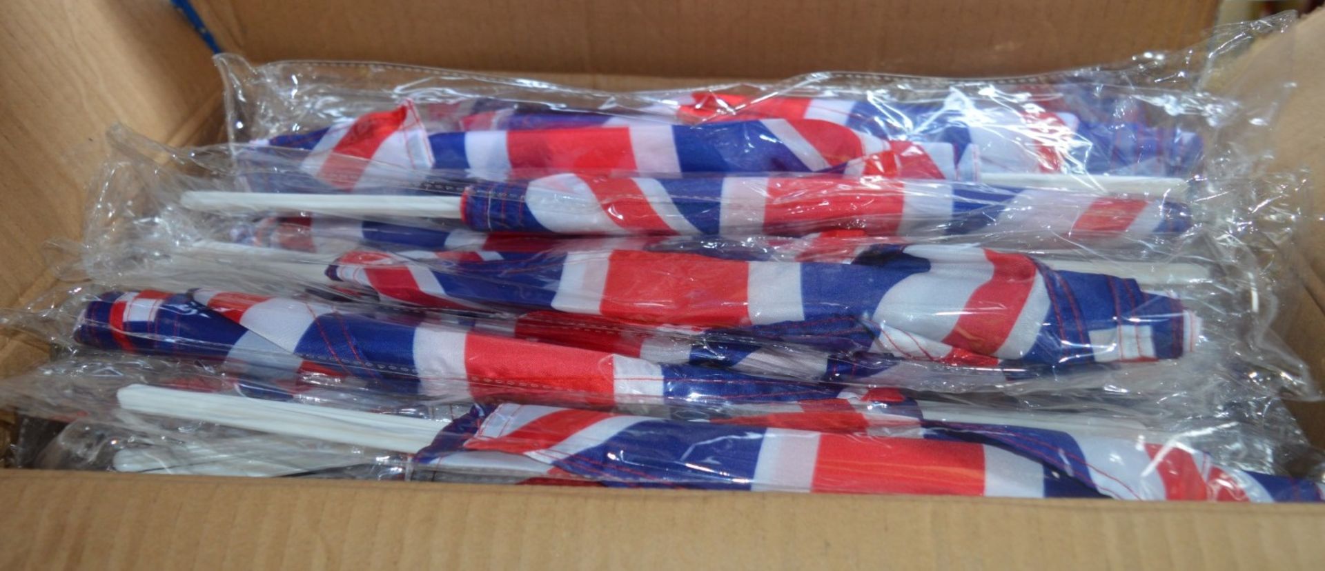 144 x British Union Jack Car Flags - Ideal For Sports Events or Patriotic British Moments - Brand - Image 3 of 3