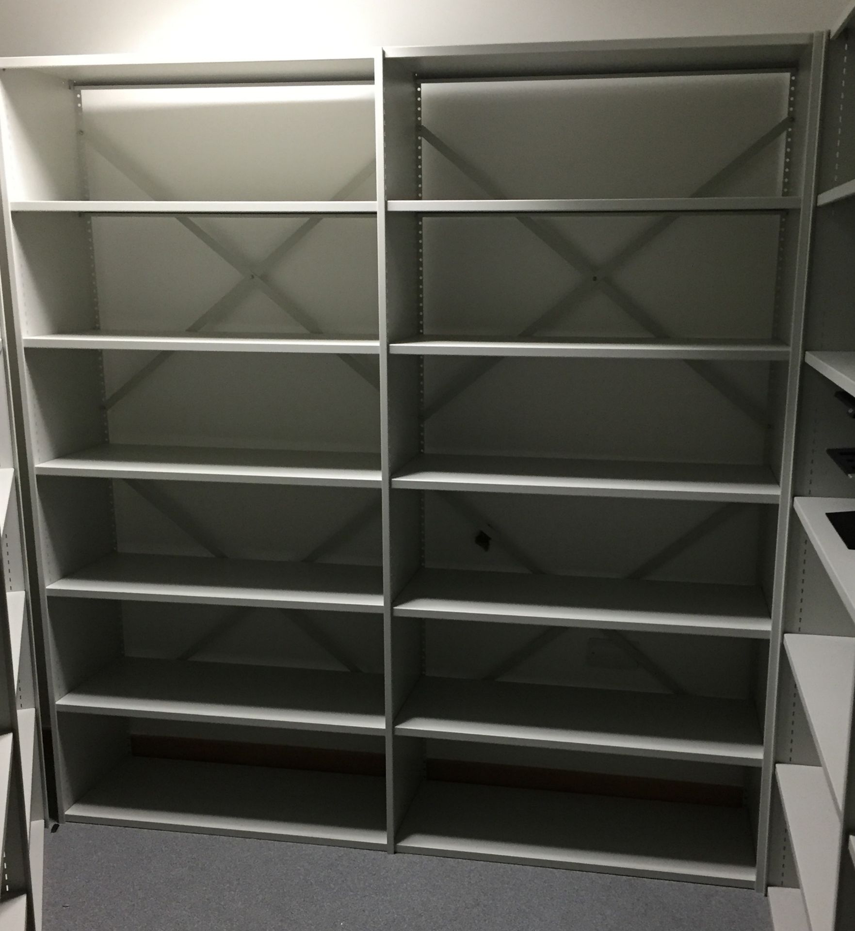 20 x Modern Light Grey Metal Storage Bays - Includes 25 Uprights and 168 Shelves - Excellent Clean - Image 4 of 12