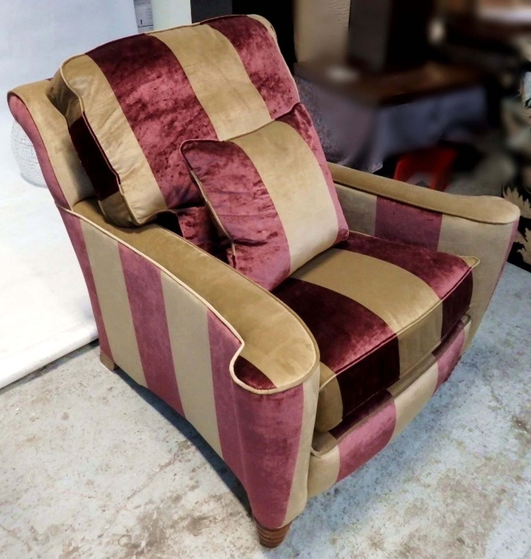 1 x Duresta Premium Designer Striped Chair - CL050 - Ref: JMH011 - W96 x D106 x H96 - Location: - Image 3 of 6