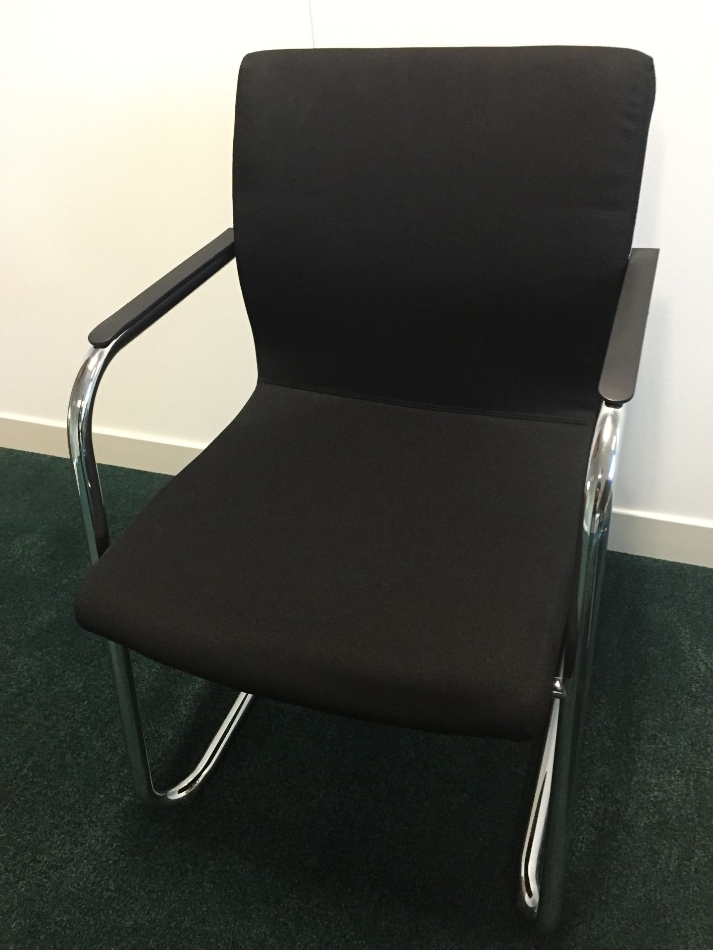 1 x Designer RIM Office Chair - Suitable For Desk Use, Meeting Tables or Conference Rooms - Features - Image 5 of 6