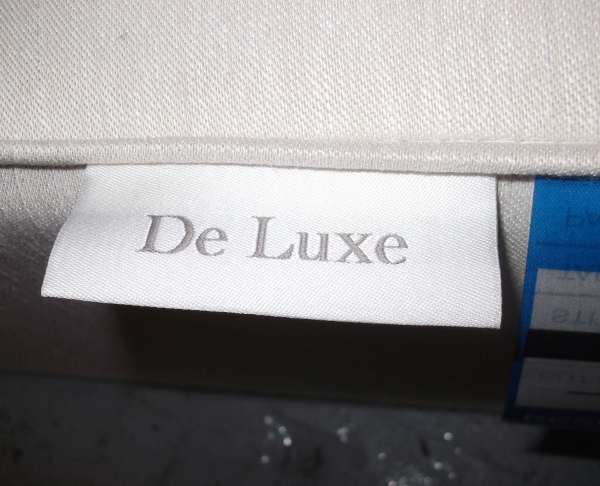 1 x VISPRING Prestige SINGLE De Luxe Bedbase With 4 Wooden Legs - Size: 90x190cm - Ref: 3592269 - - Image 3 of 7